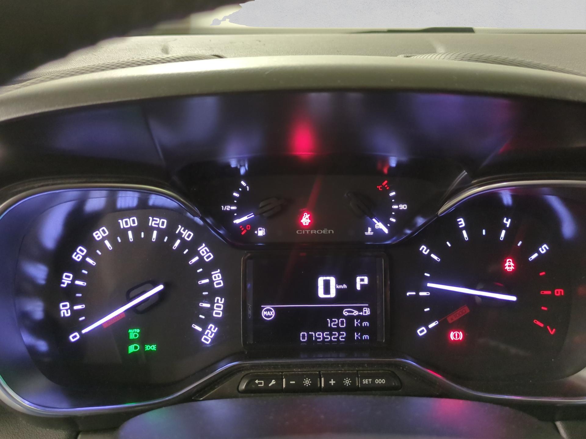 CITROEN C3 Aircross 1.2i PureTech Shine EAT-image-10