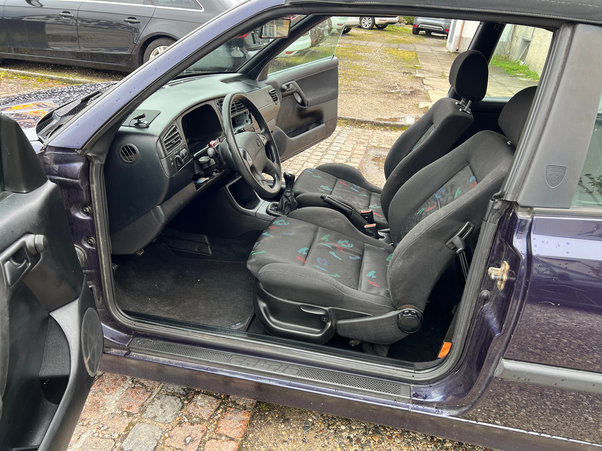 VW Golf Cabriolet 2000 Avantgarde-image-12
