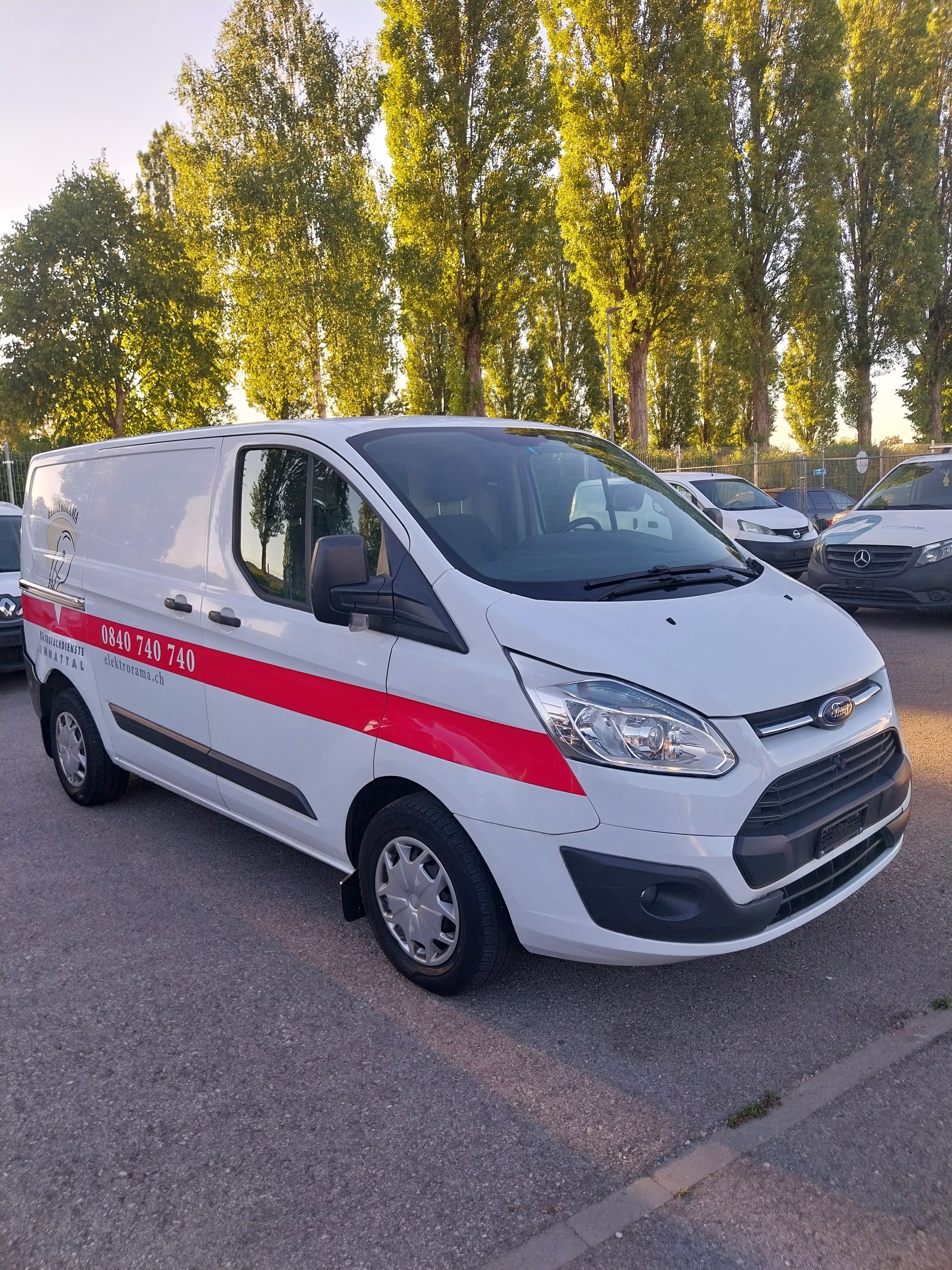 FORD Transit Custom Van 290 L1H1 Ambiente-image-0