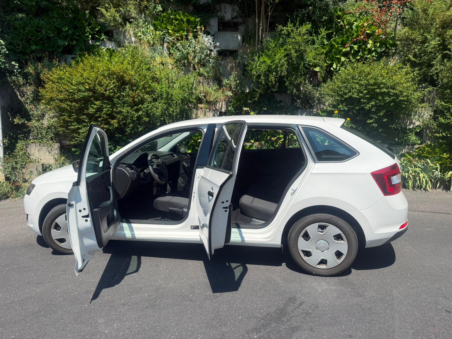 SKODA 1.4 TSI Active DSG-image-3
