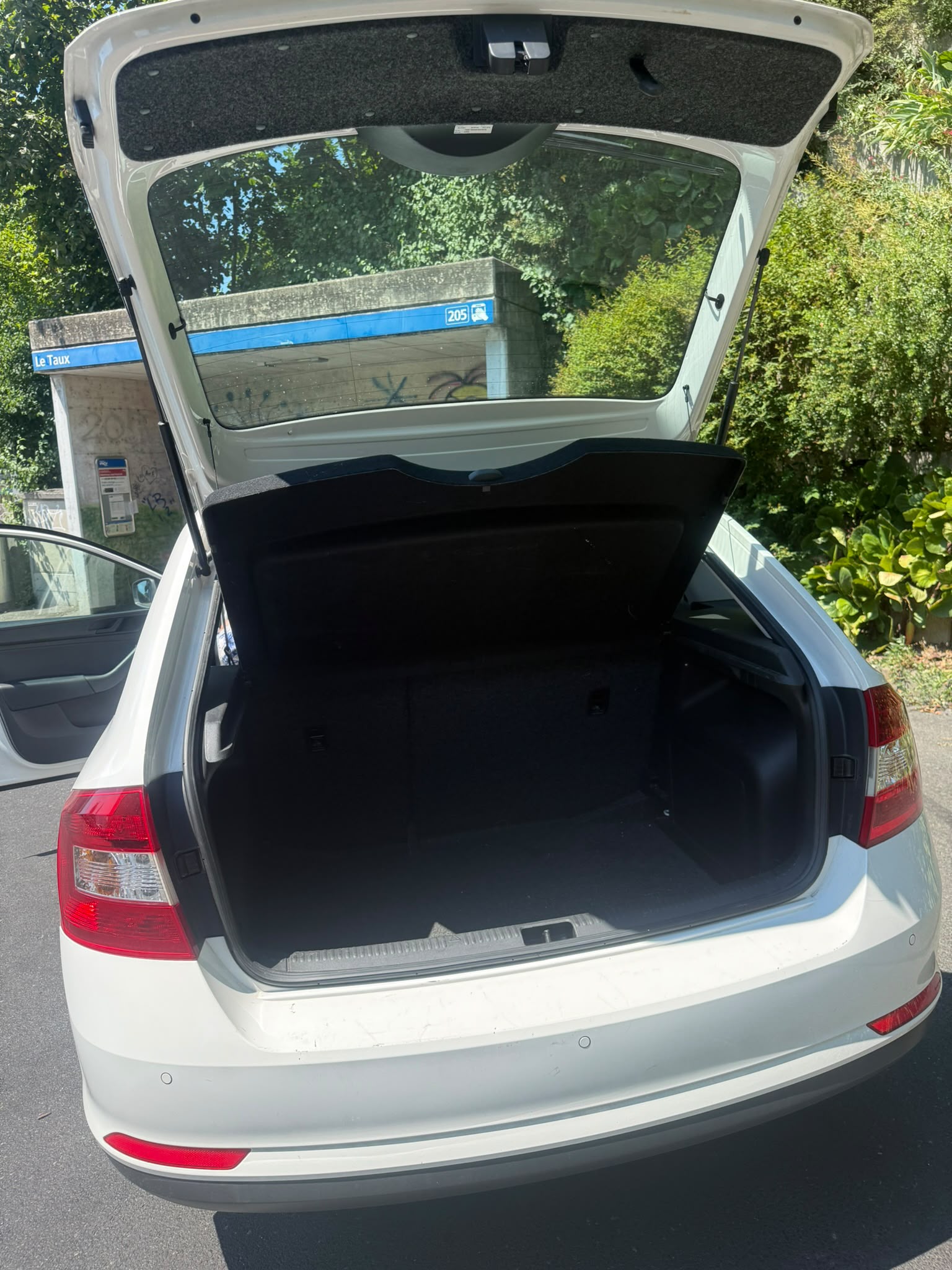 SKODA 1.4 TSI Active DSG-image-2