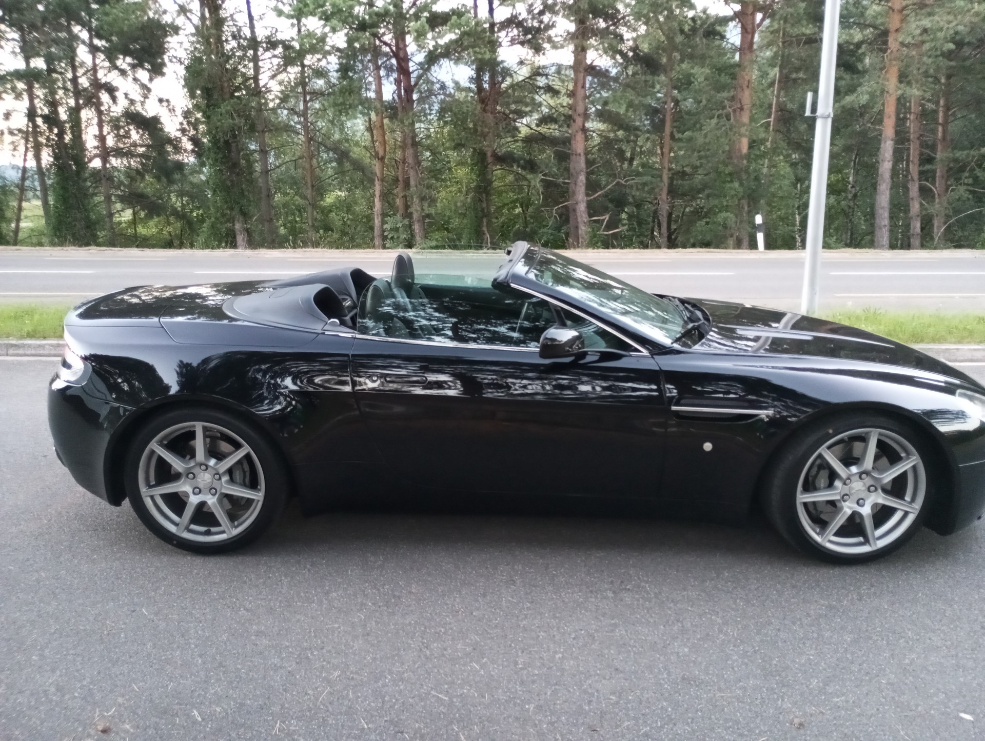 ASTON MARTIN 4.3-image-0