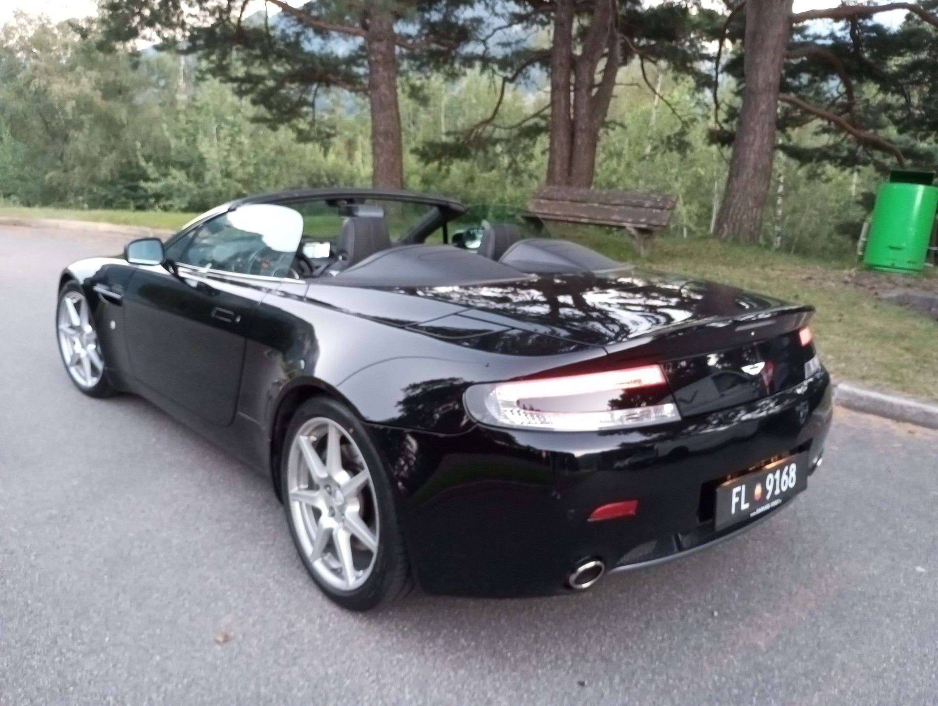 ASTON MARTIN 4.3-image-1