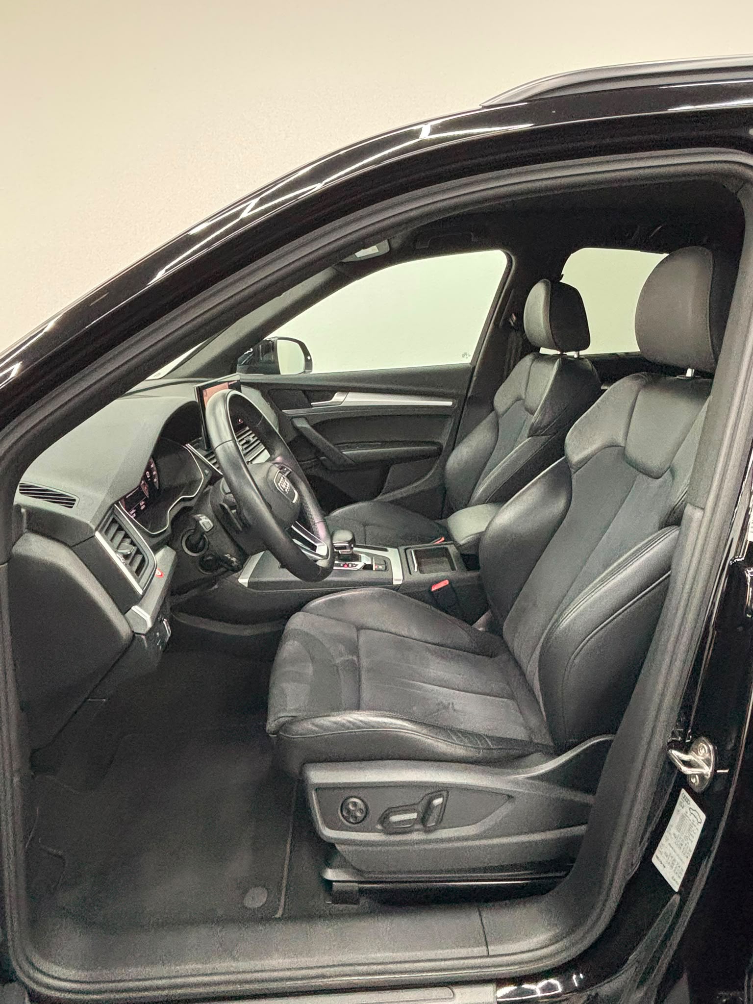 AUDI Q5 Sportback 40 TDI advanced quattro S-tronic-image-8