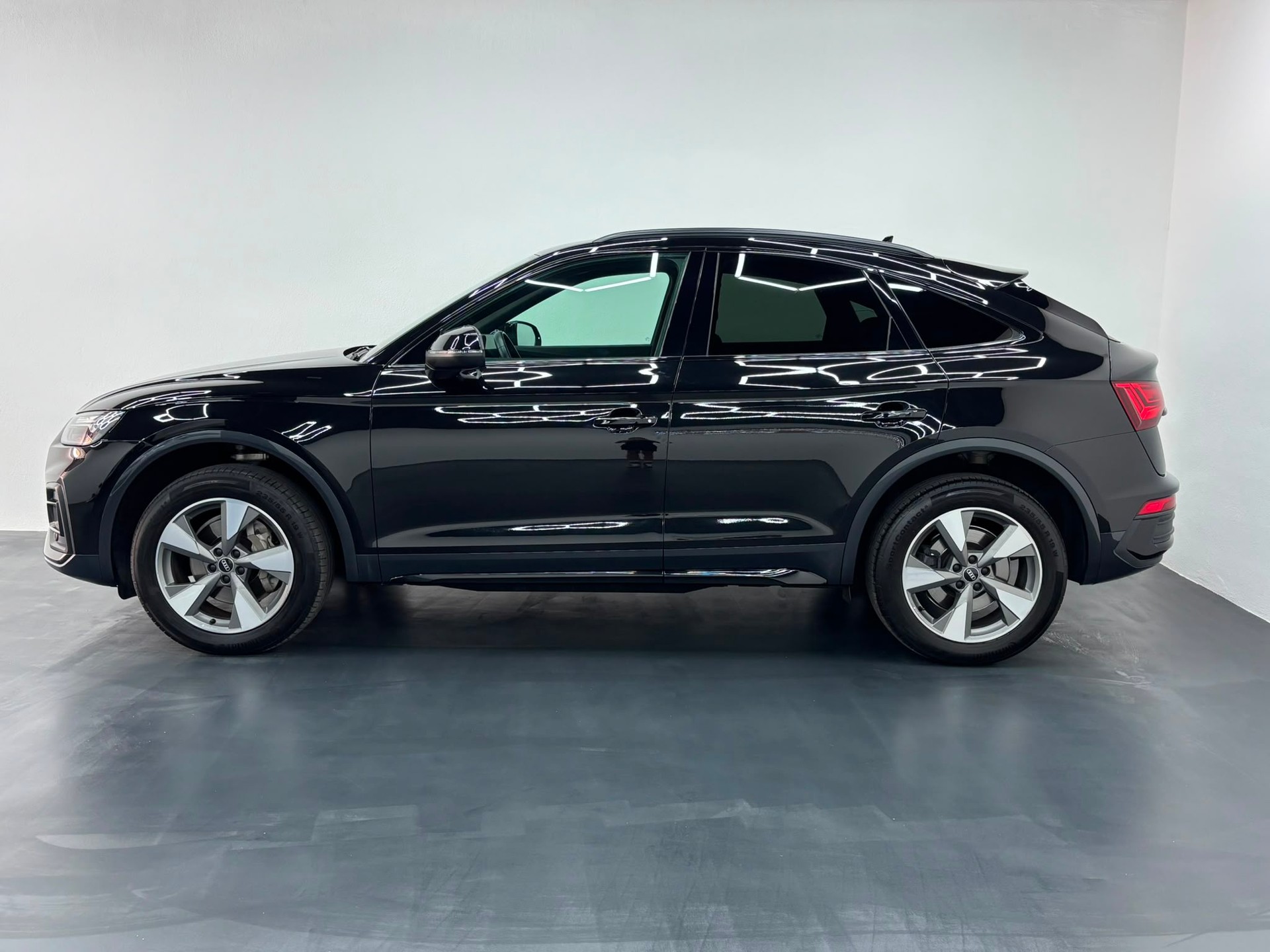 AUDI Q5 Sportback 40 TDI advanced quattro S-tronic-image-2