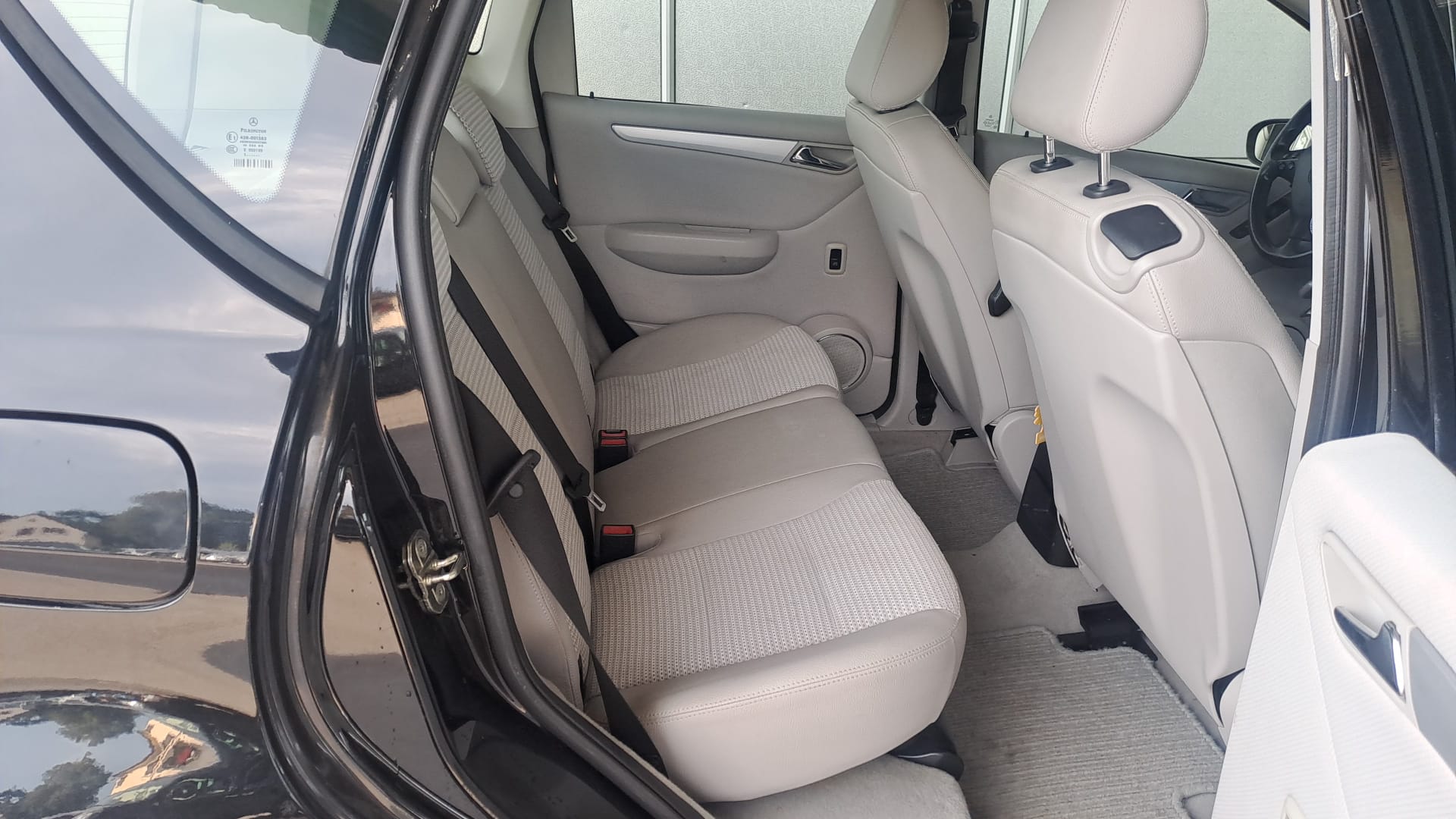 MERCEDES-BENZ A 180 CDI Avantgarde-image-13