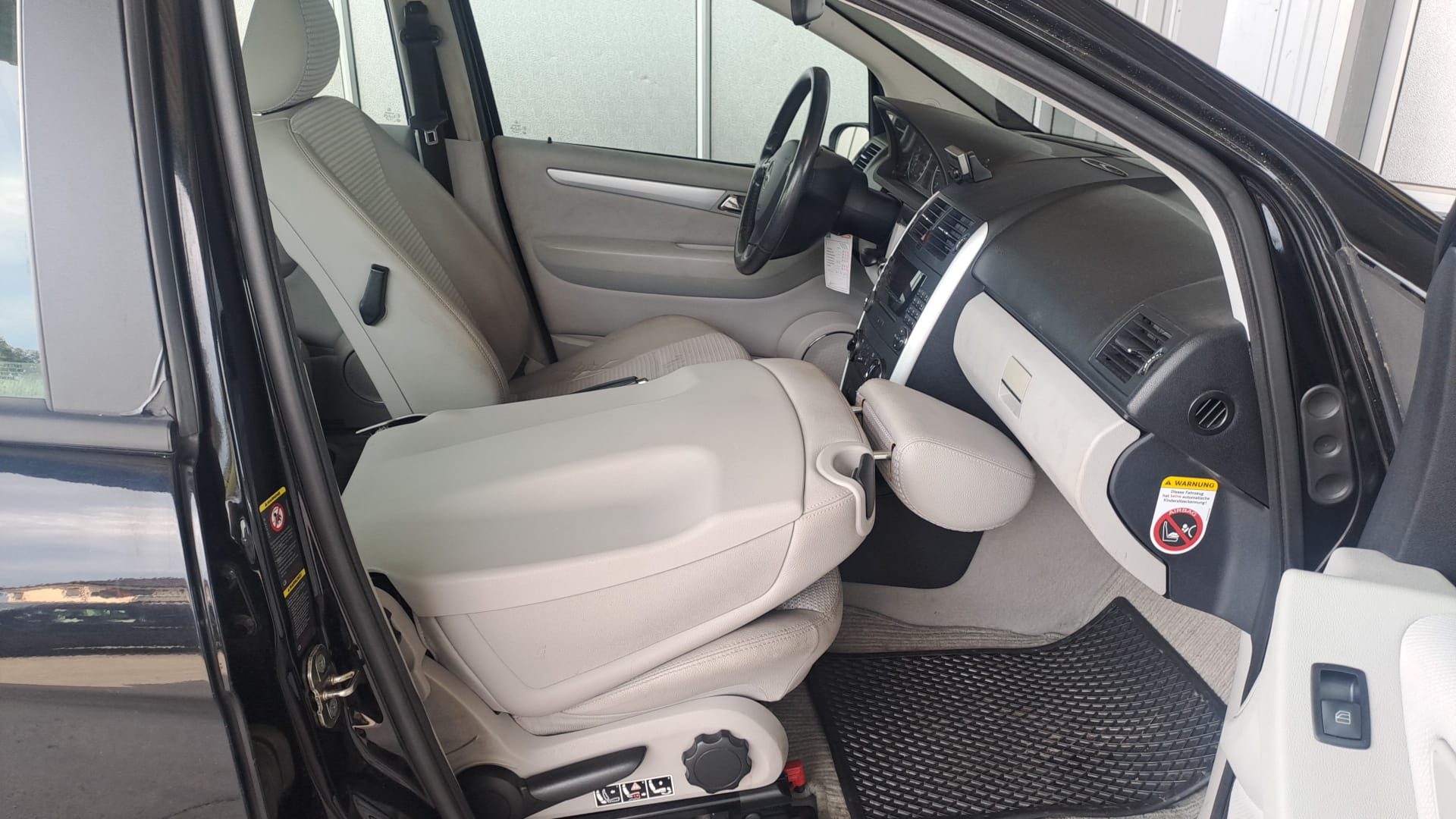 MERCEDES-BENZ A 180 CDI Avantgarde-image-10