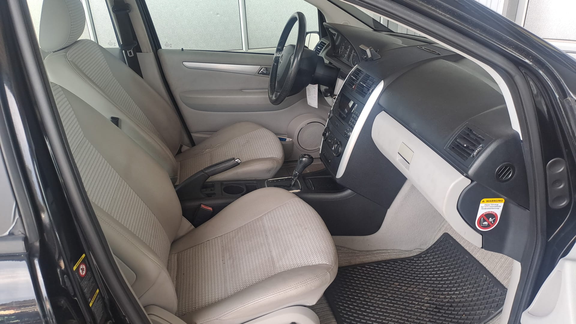 MERCEDES-BENZ A 180 CDI Avantgarde-image-9