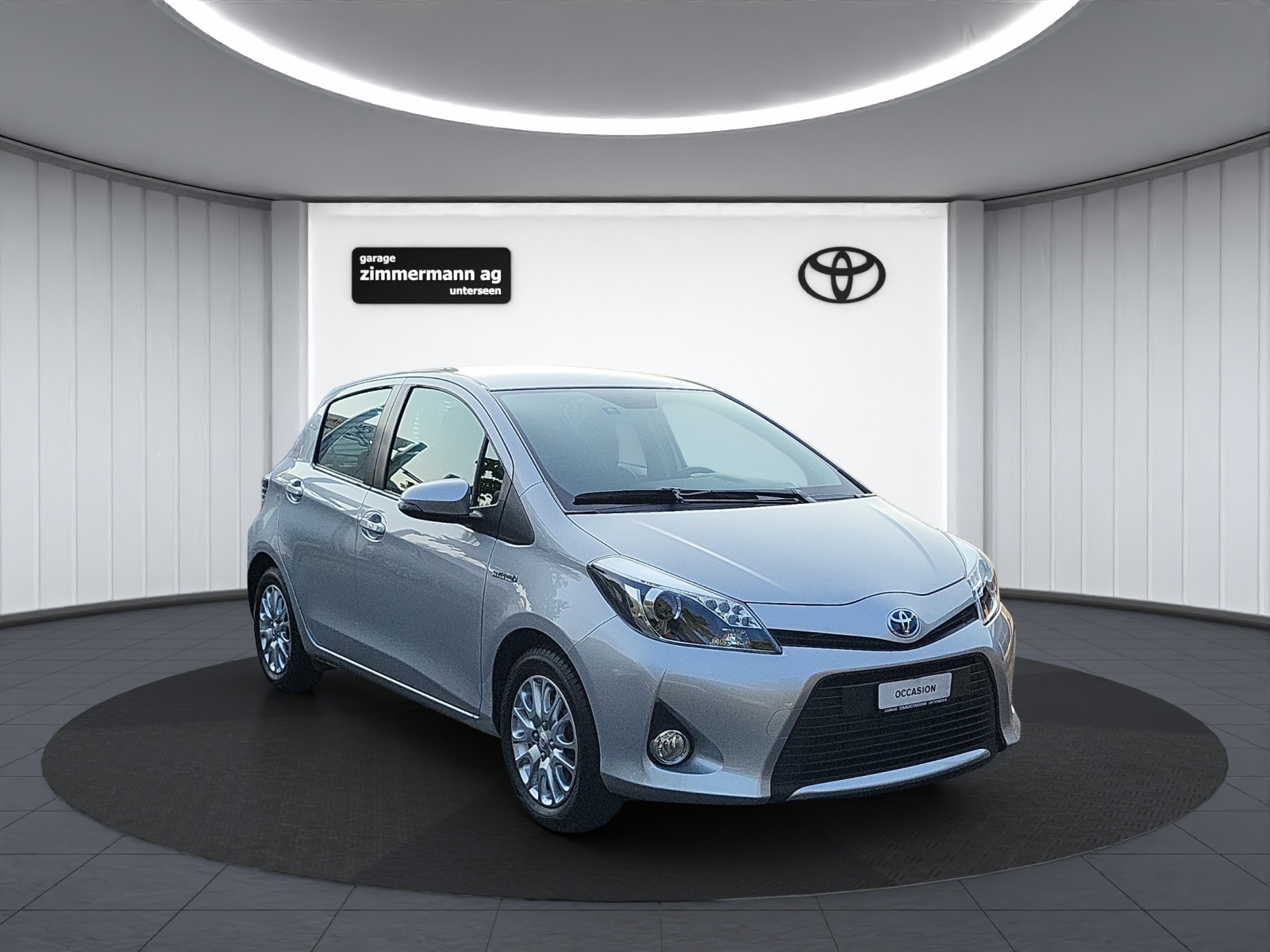 TOYOTA Yaris 1.5 VVT-i HSD Sol-image-2