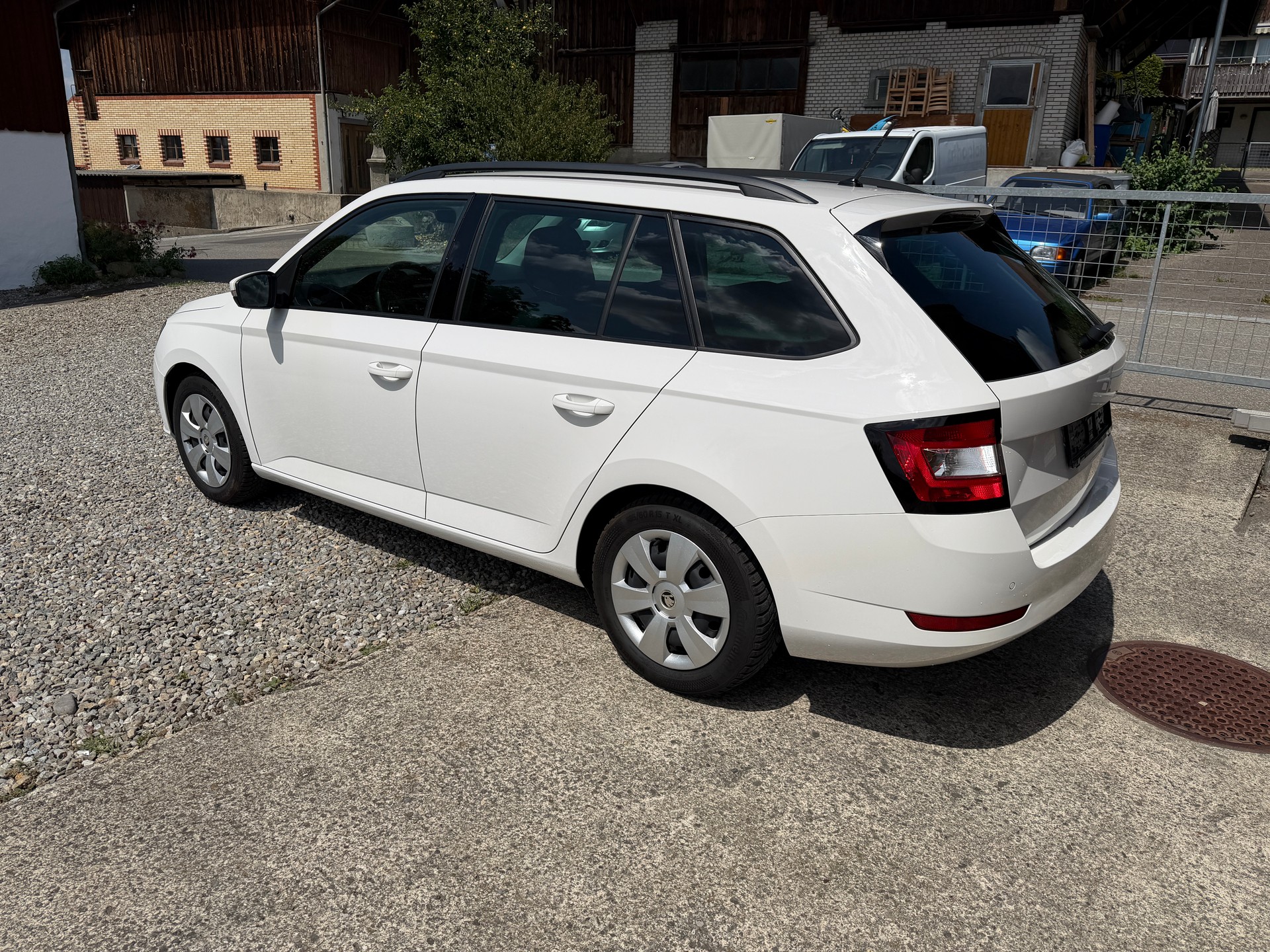 SKODA Fabia Combi 1.0 TSI Ambition DSG-image-4
