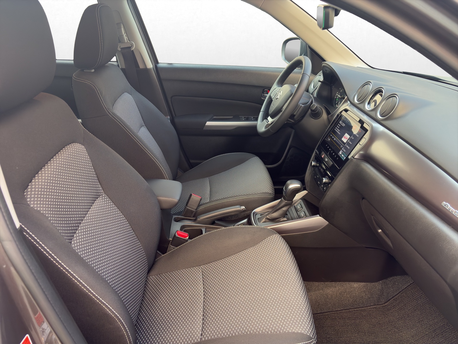 SUZUKI Vitara 1.5 Piz Sulai Hybrid 4x4-image-15