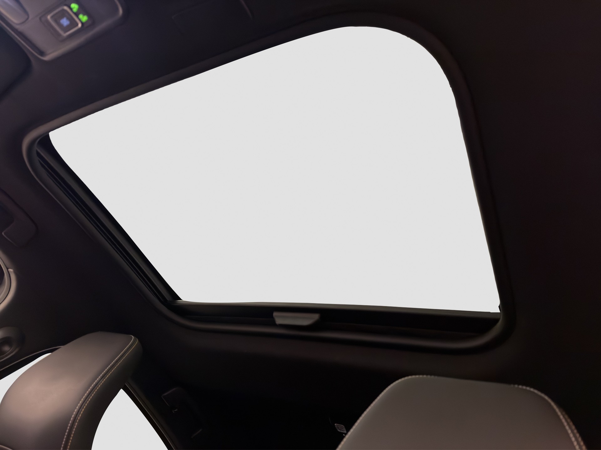 RENAULT Arkana 1.6 E-Tech Engineered-image-14