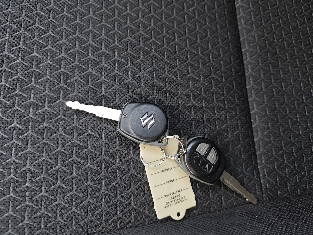 SUZUKI Swift 1.2 Compact + 4x4 Hybrid-image-20
