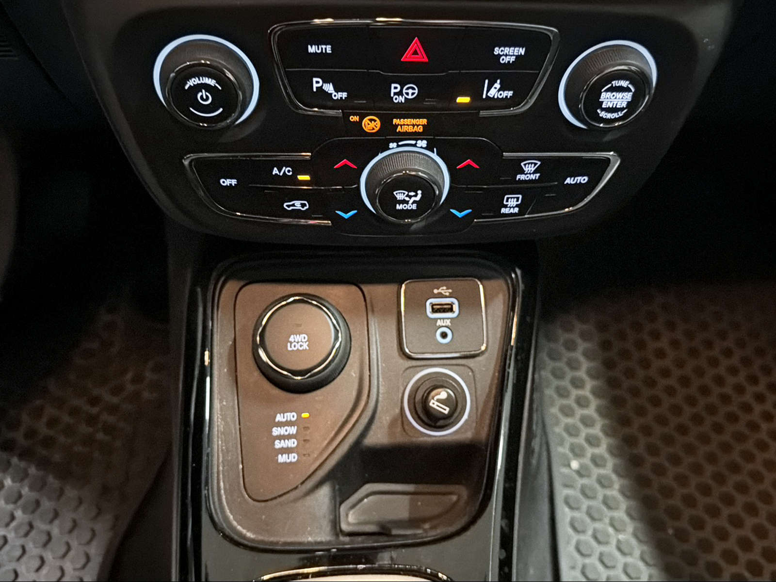 JEEP Compass 1.4 MultiAir Limited AWD-image-14