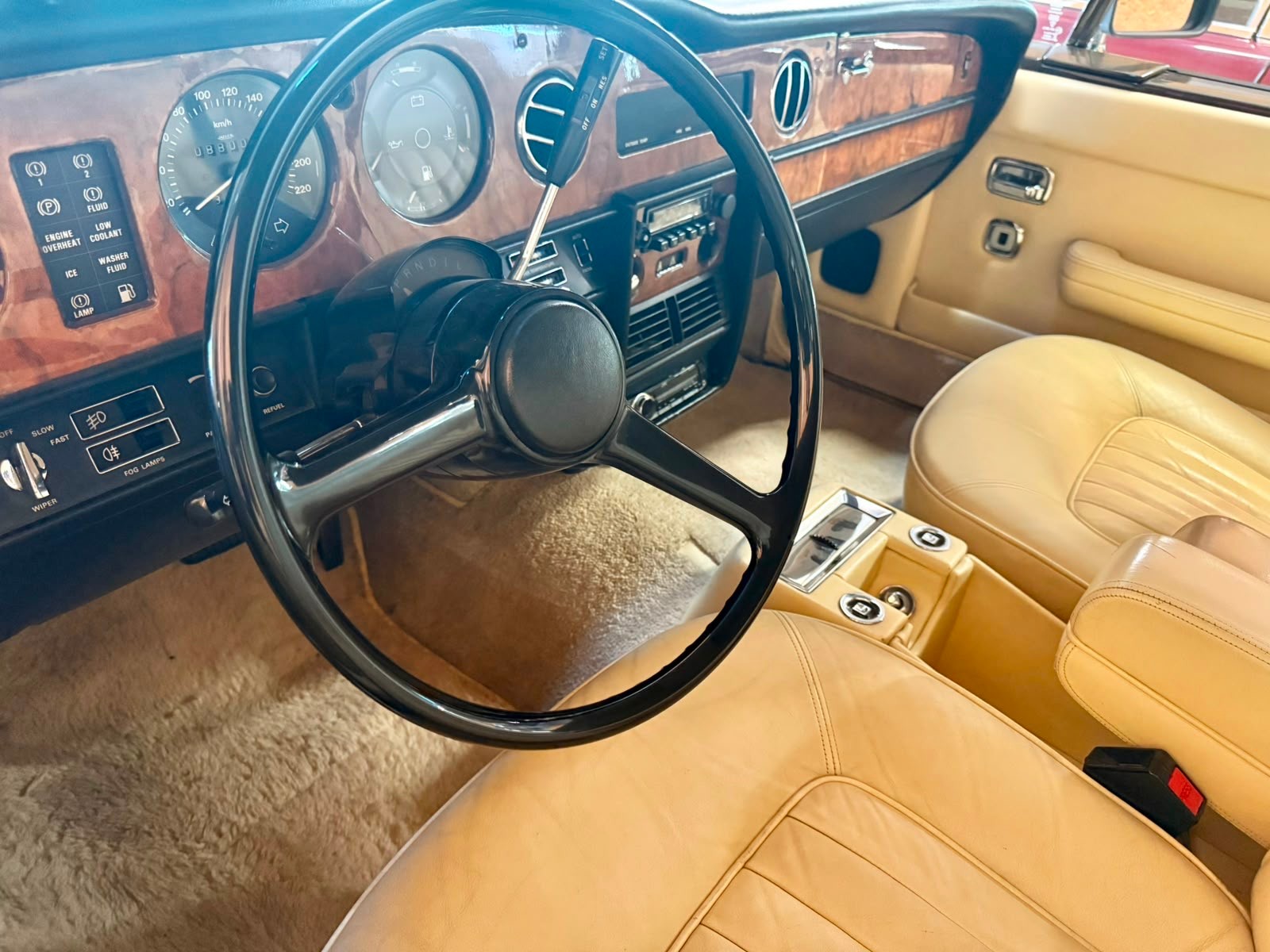 ROLLS-ROYCE Silver Spur-image-3