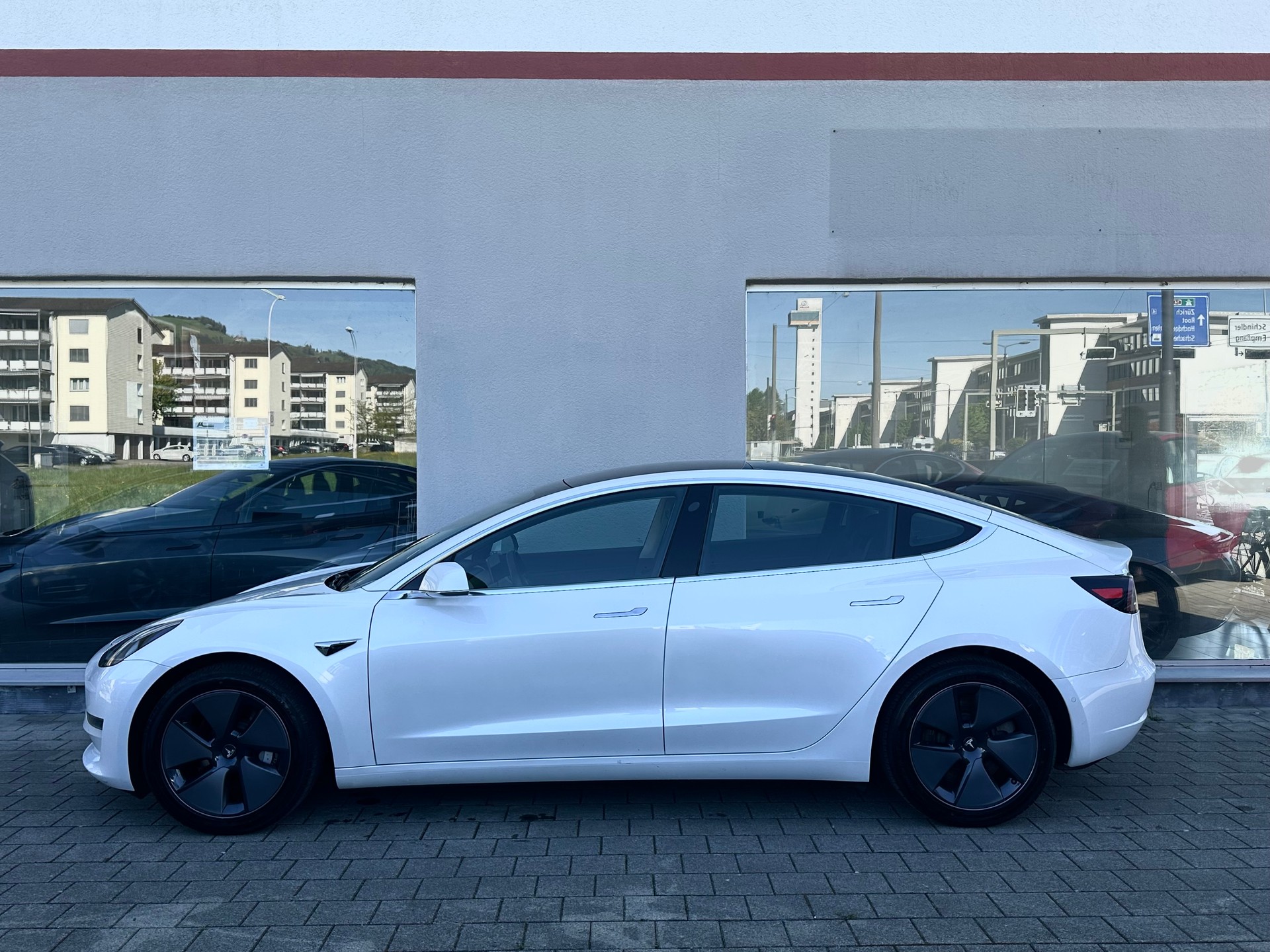 TESLA Model 3 Long Range Dual Motor AWD-image-1