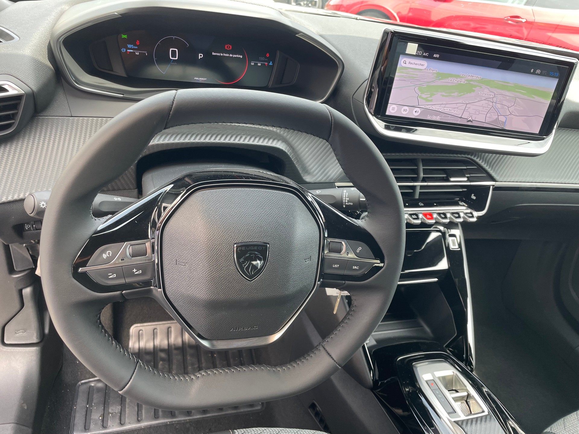 PEUGEOT 2008 1.2 145 MHEV Allure Premium-image-10