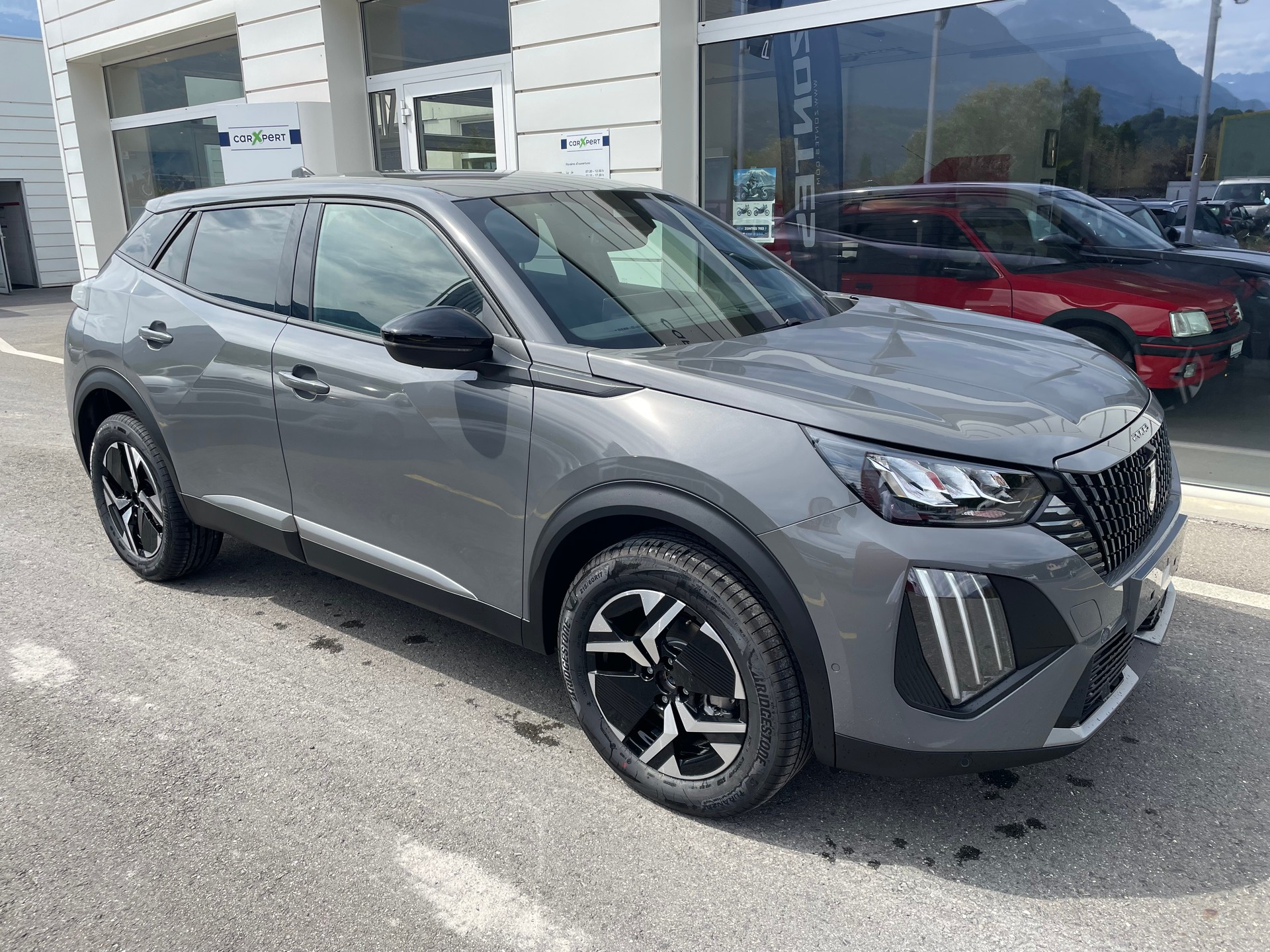 PEUGEOT 2008 1.2 145 MHEV Allure Premium-image-0