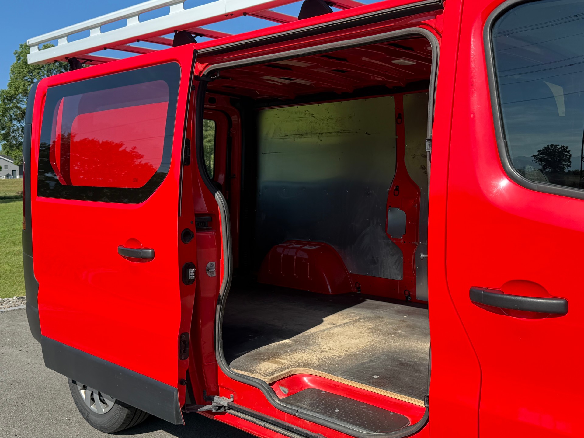 RENAULT Trafic 2.0 ENERGY dCi145 EDC 3.0t Business L2H1 A-image-8