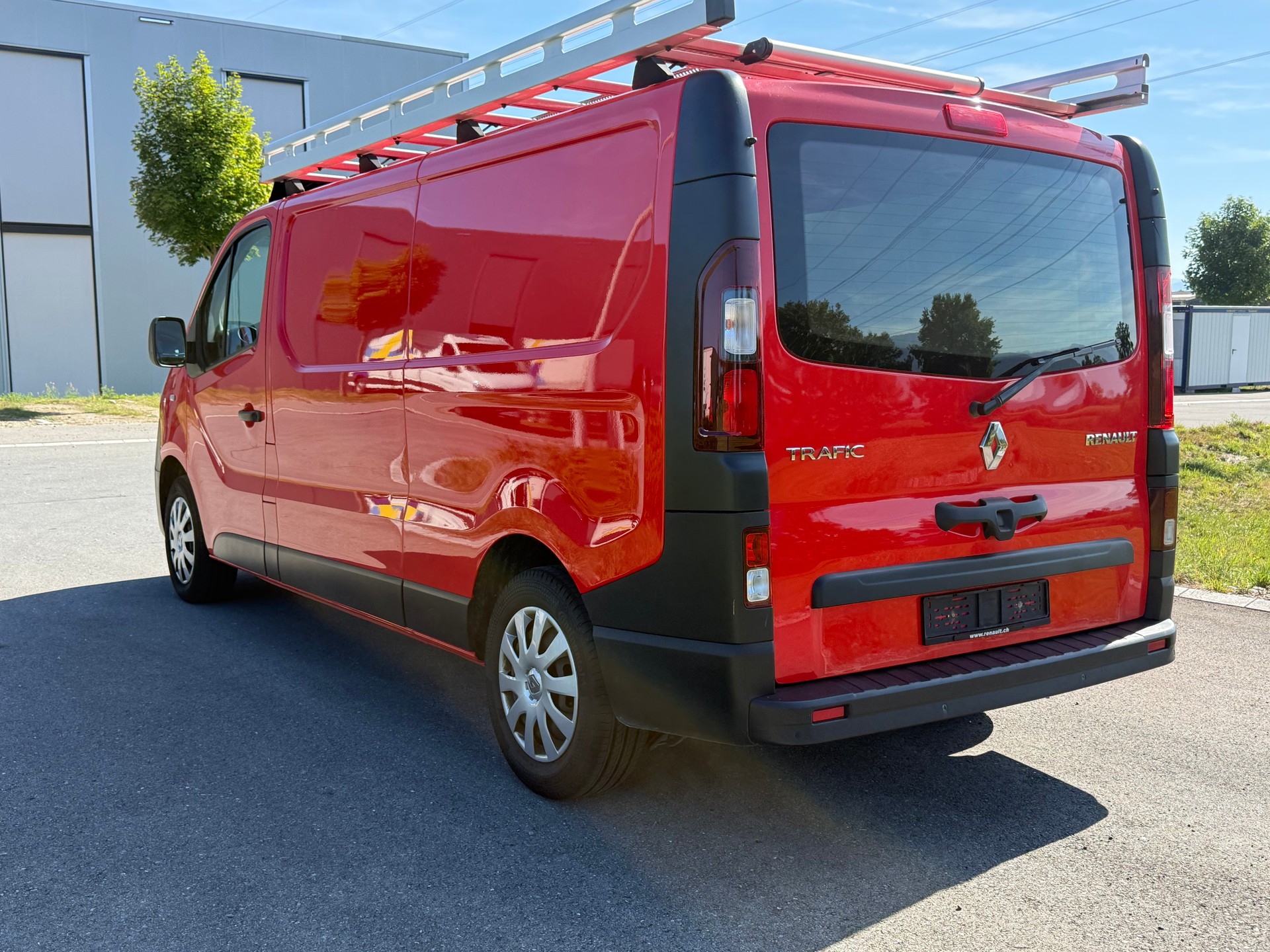 RENAULT Trafic 2.0 ENERGY dCi145 EDC 3.0t Business L2H1 A-image-5