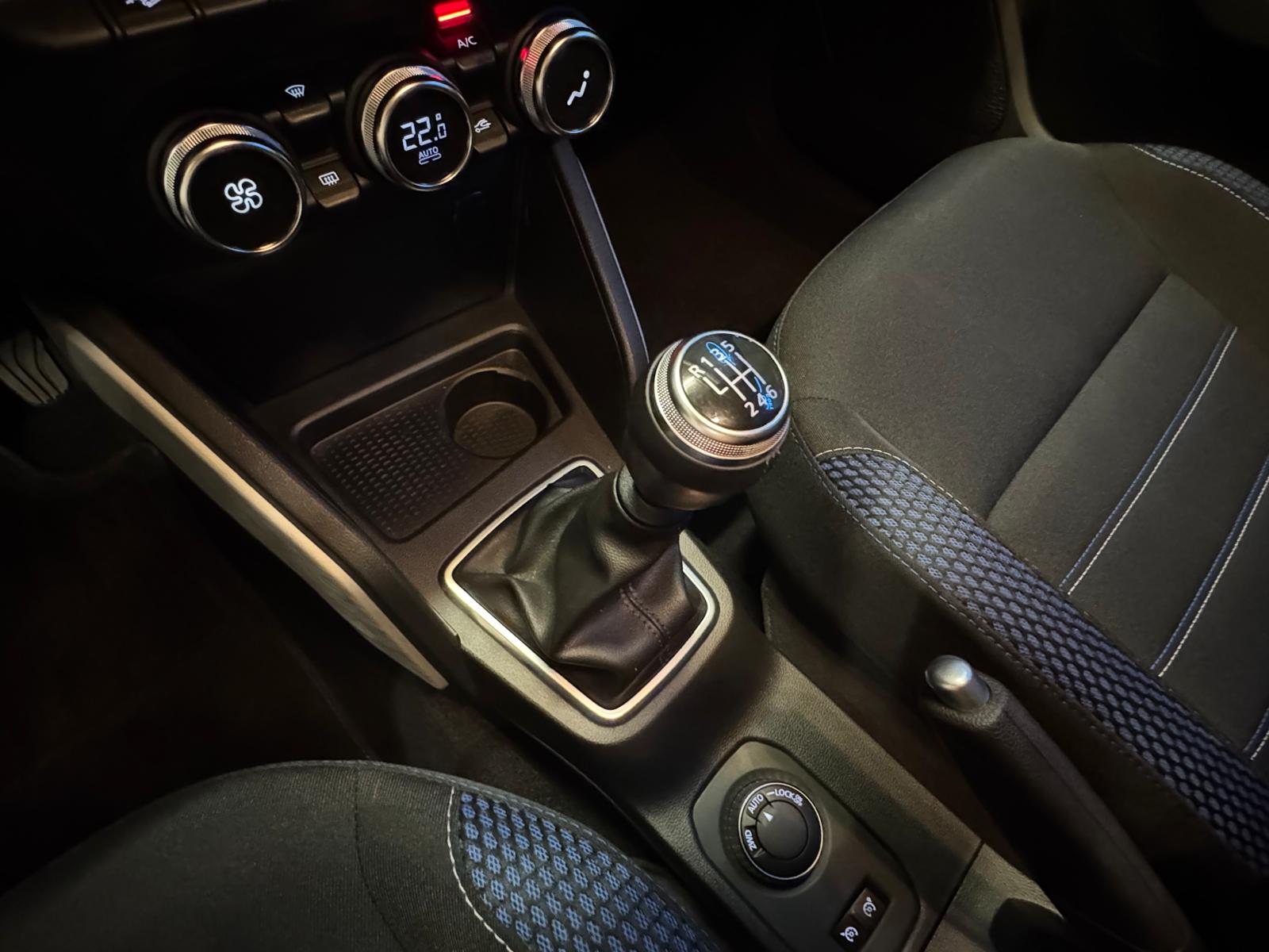 DACIA Duster TCe 150 Celebration 4x4-image-24