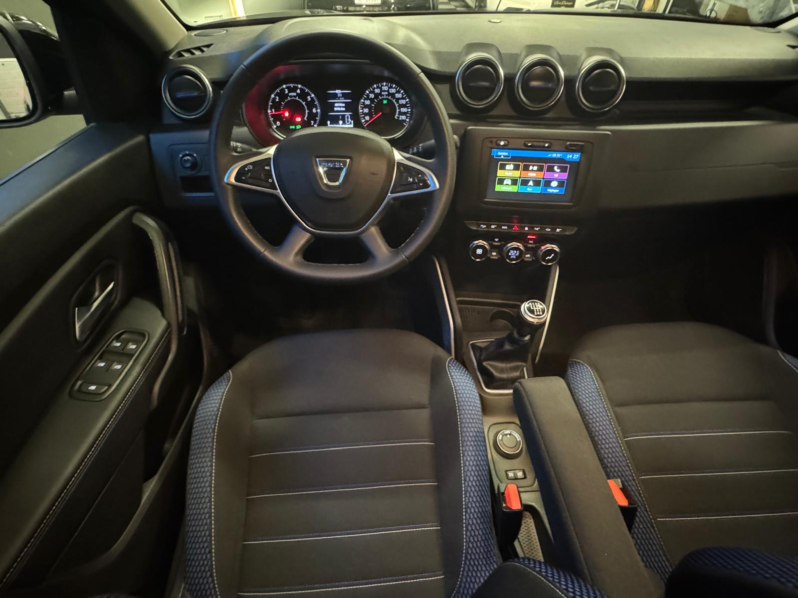 DACIA Duster TCe 150 Celebration 4x4-image-16
