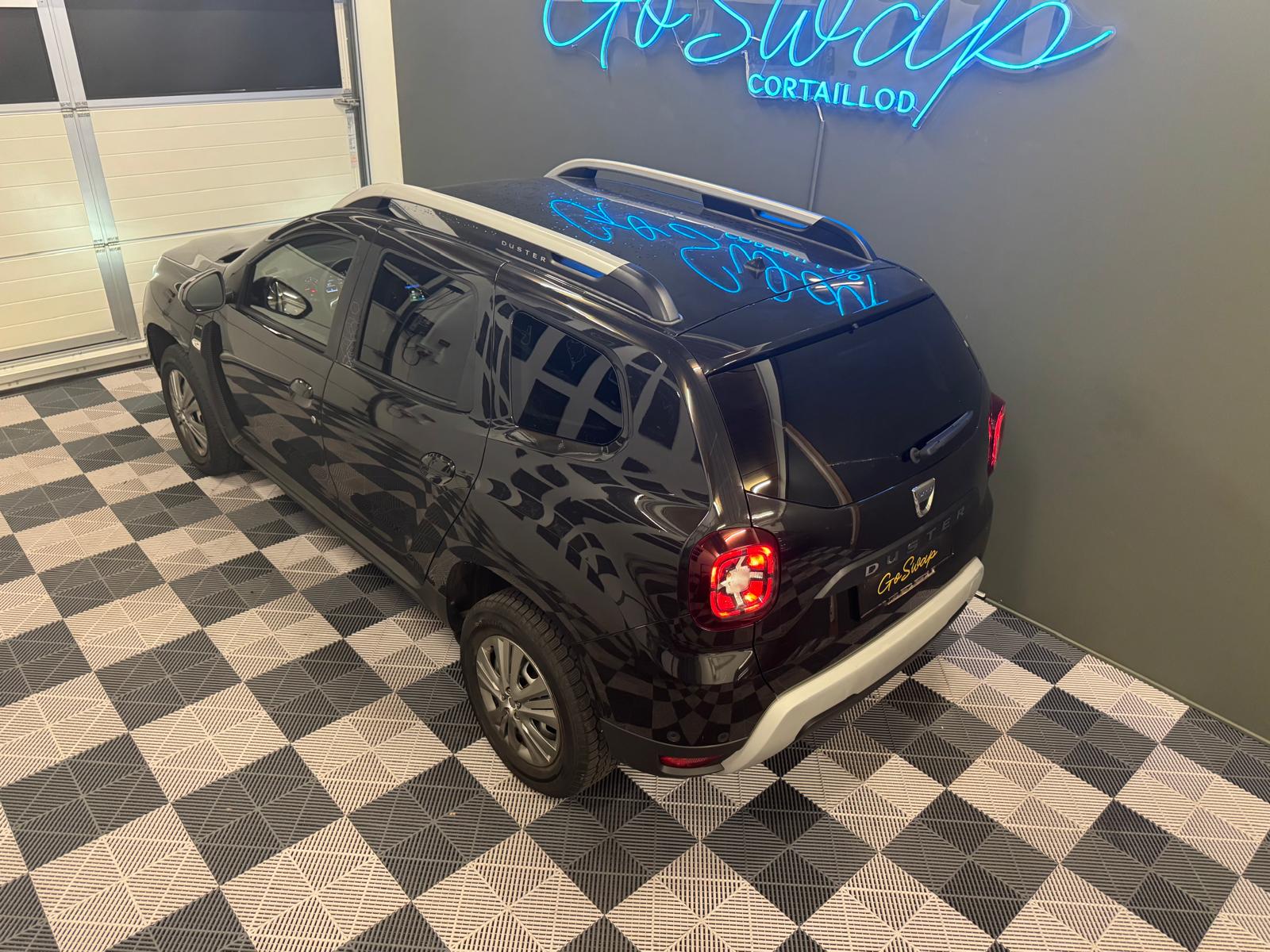 DACIA Duster TCe 150 Celebration 4x4-showroom-element-2