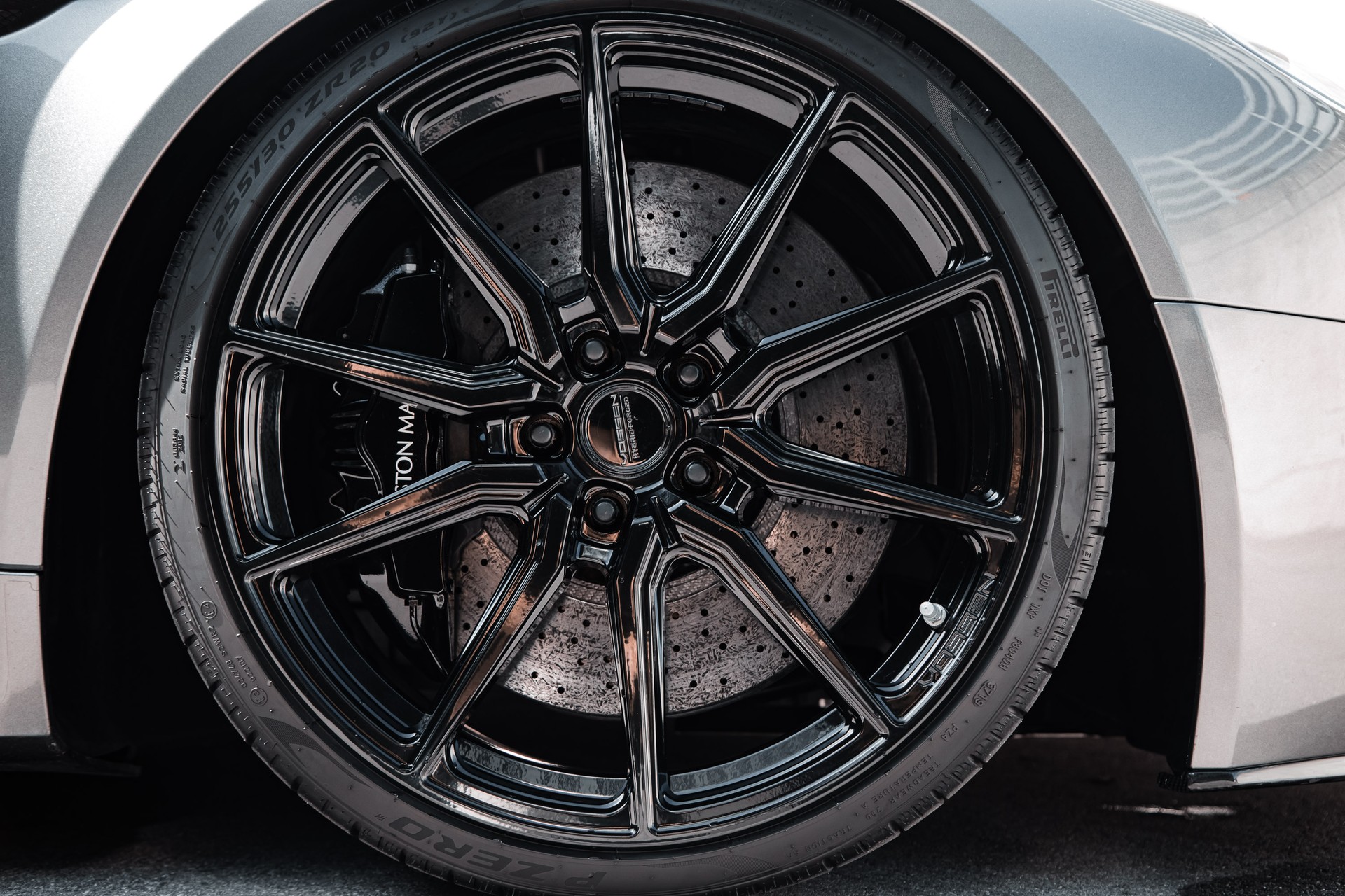 ASTON MARTIN V12 Vantage 5.9-image-5
