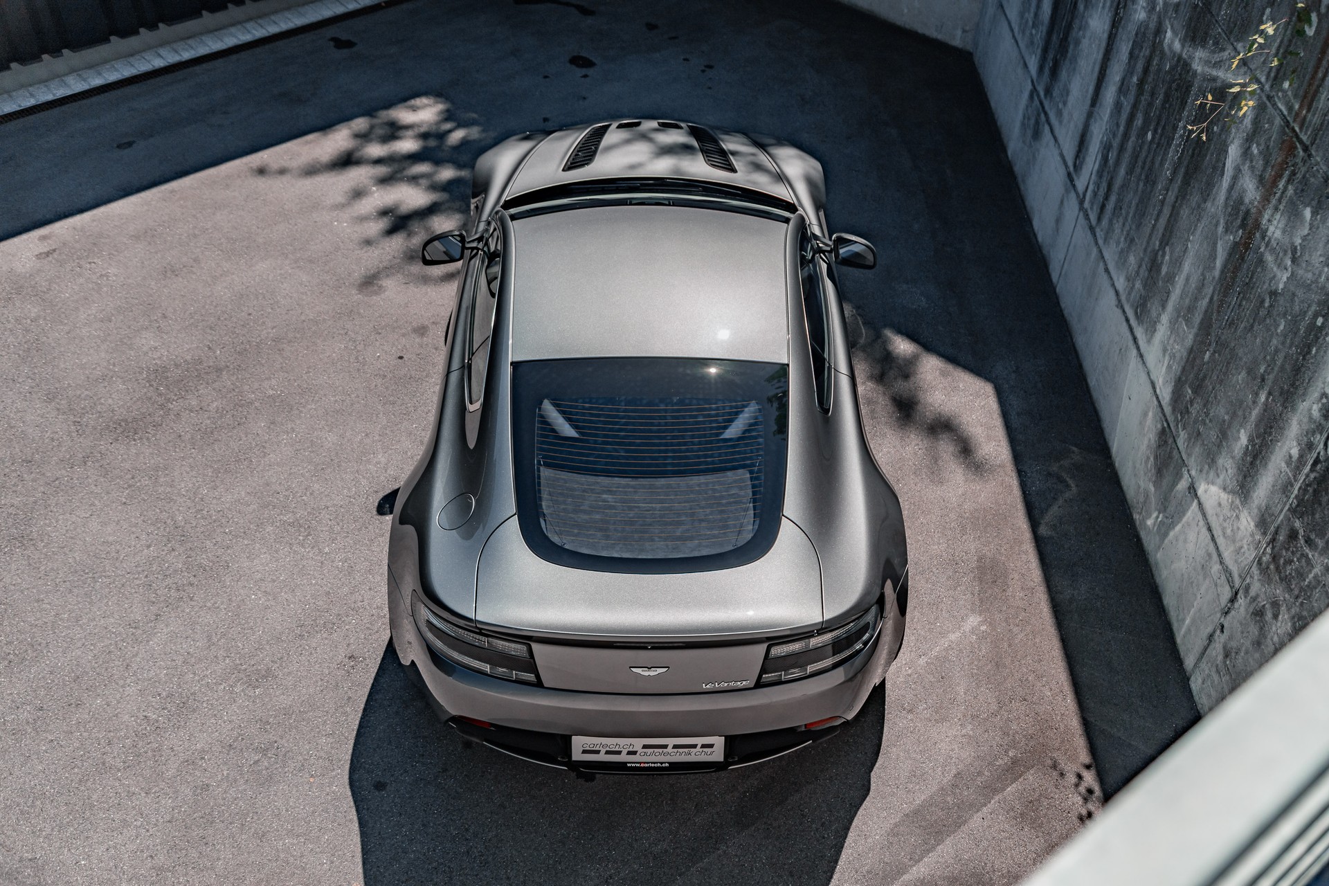 ASTON MARTIN V12 Vantage 5.9-image-25