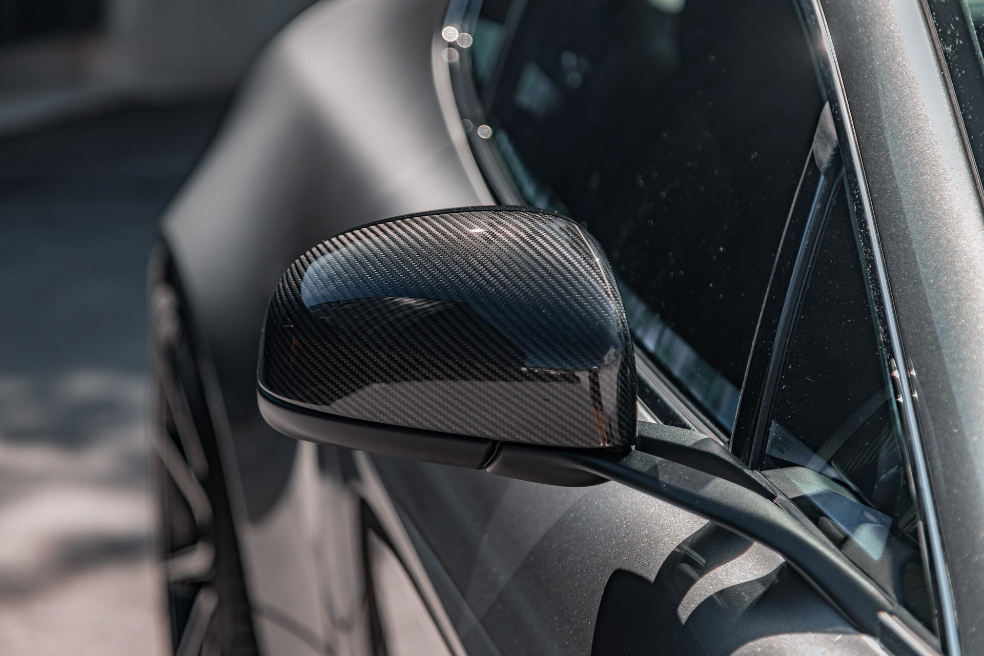 ASTON MARTIN V12 Vantage 5.9-image-7