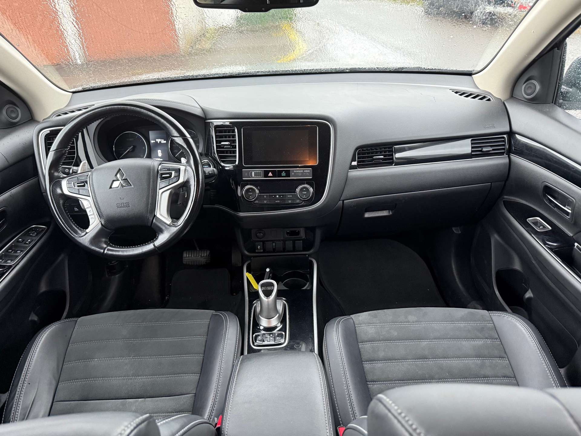 MITSUBISHI Outlander 2.4 PHEV Value 4WD Automatic-image-7
