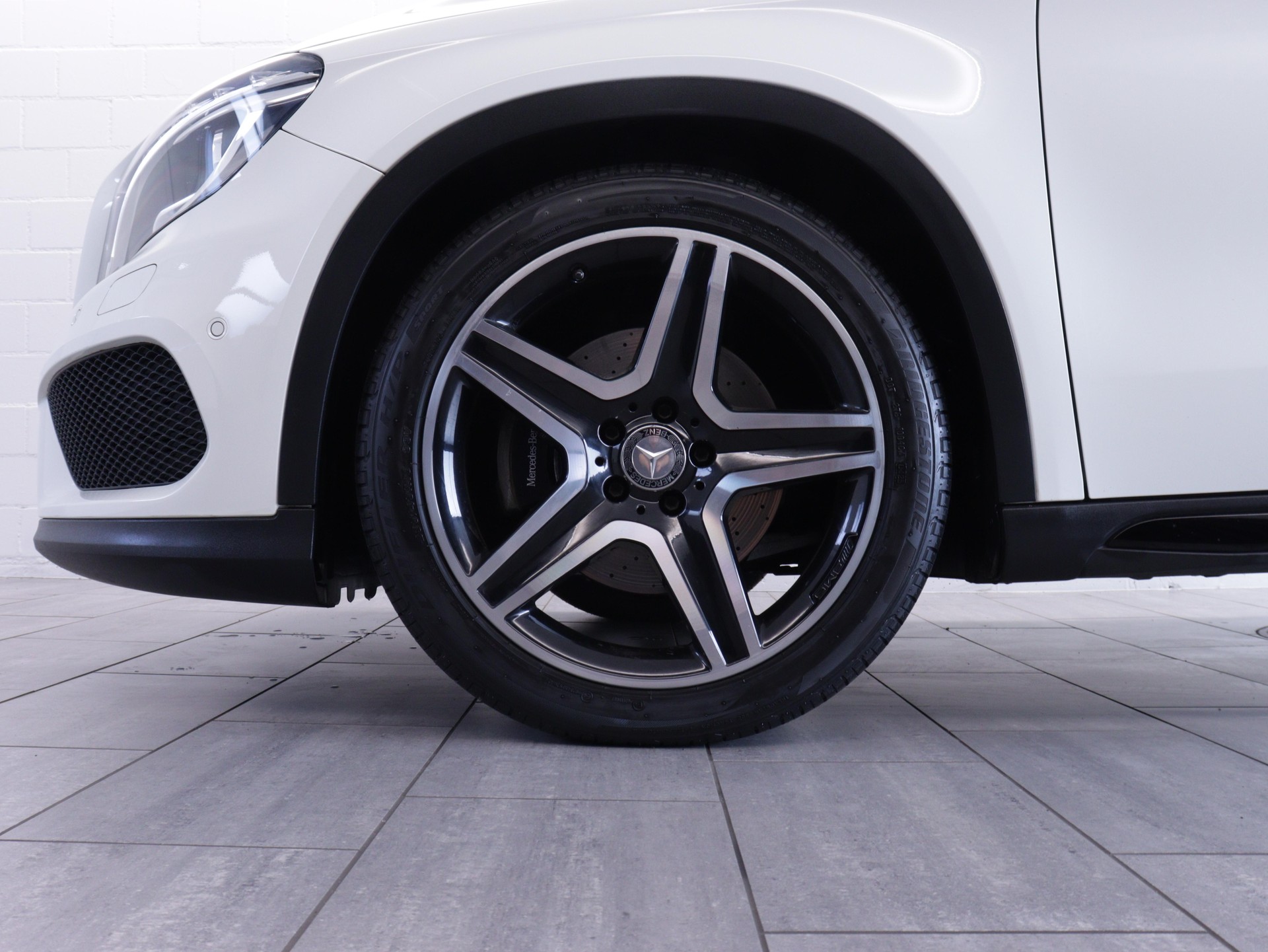 MERCEDES-BENZ GLA 250 AMG Line 4m-image-12