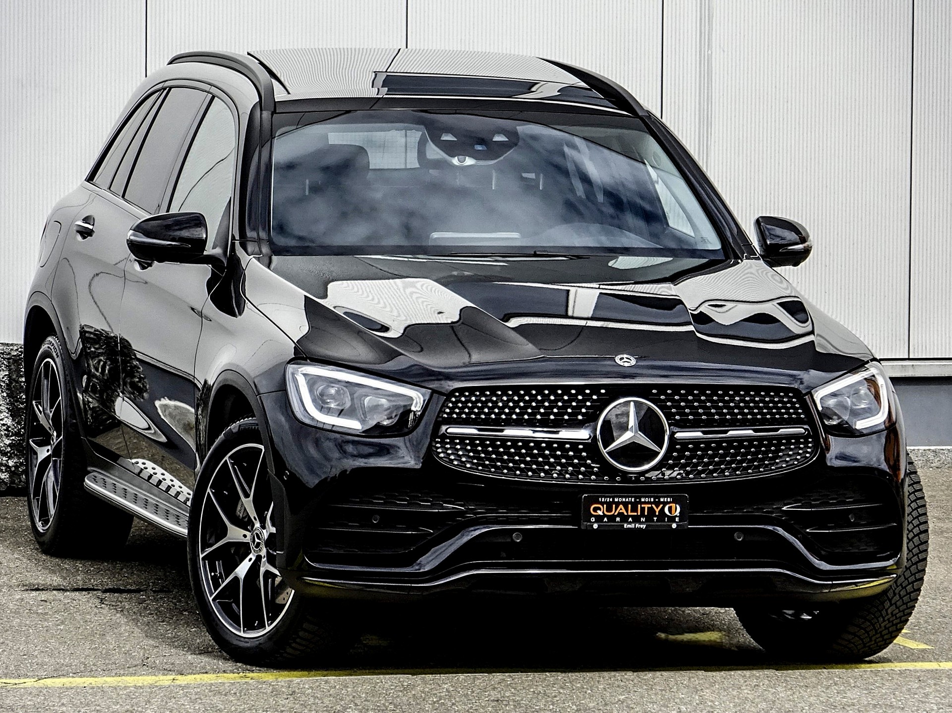 MERCEDES-BENZ GLC 300 AMG Line 4Matic 9G-Tronic // Luftfederung // Hinterachslenkung // AHK 2500Kg // 272PS...