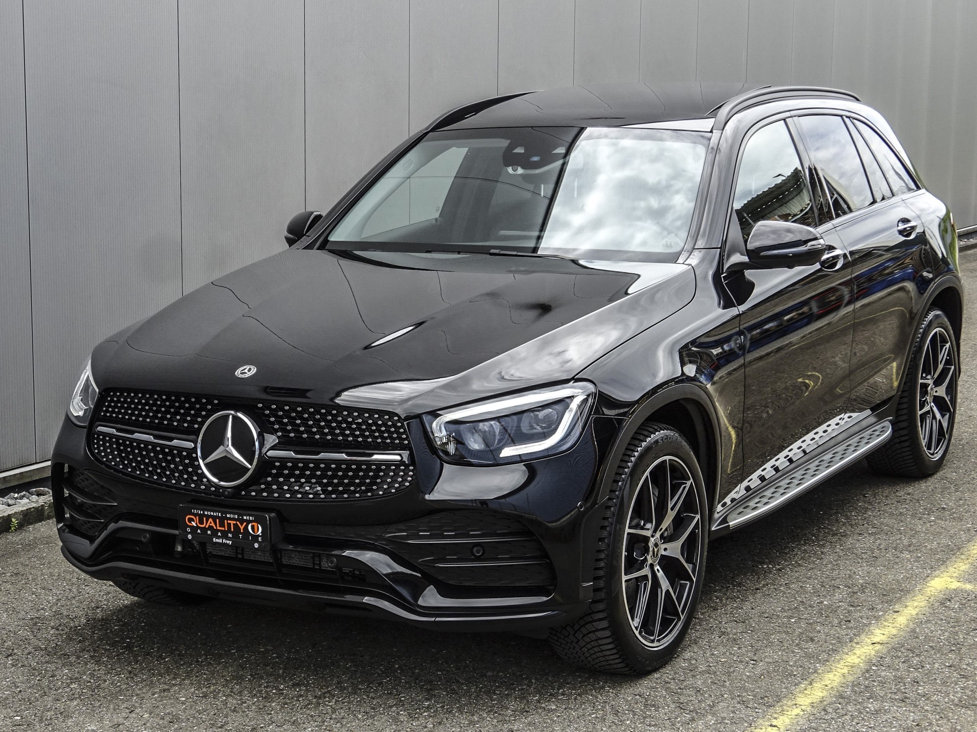 MERCEDES-BENZ GLC 300 AMG Line 4Matic 9G-Tronic // Luftfederung // Hinterachslenkung // AHK 2500Kg // 272PS...-image-1