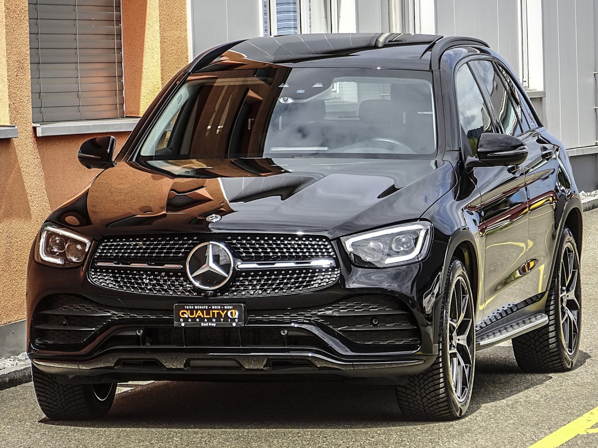 MERCEDES-BENZ GLC 300 AMG Line 4Matic 9G-Tronic // Luftfederung // Hinterachslenkung // AHK 2500Kg // 272PS...-image-3