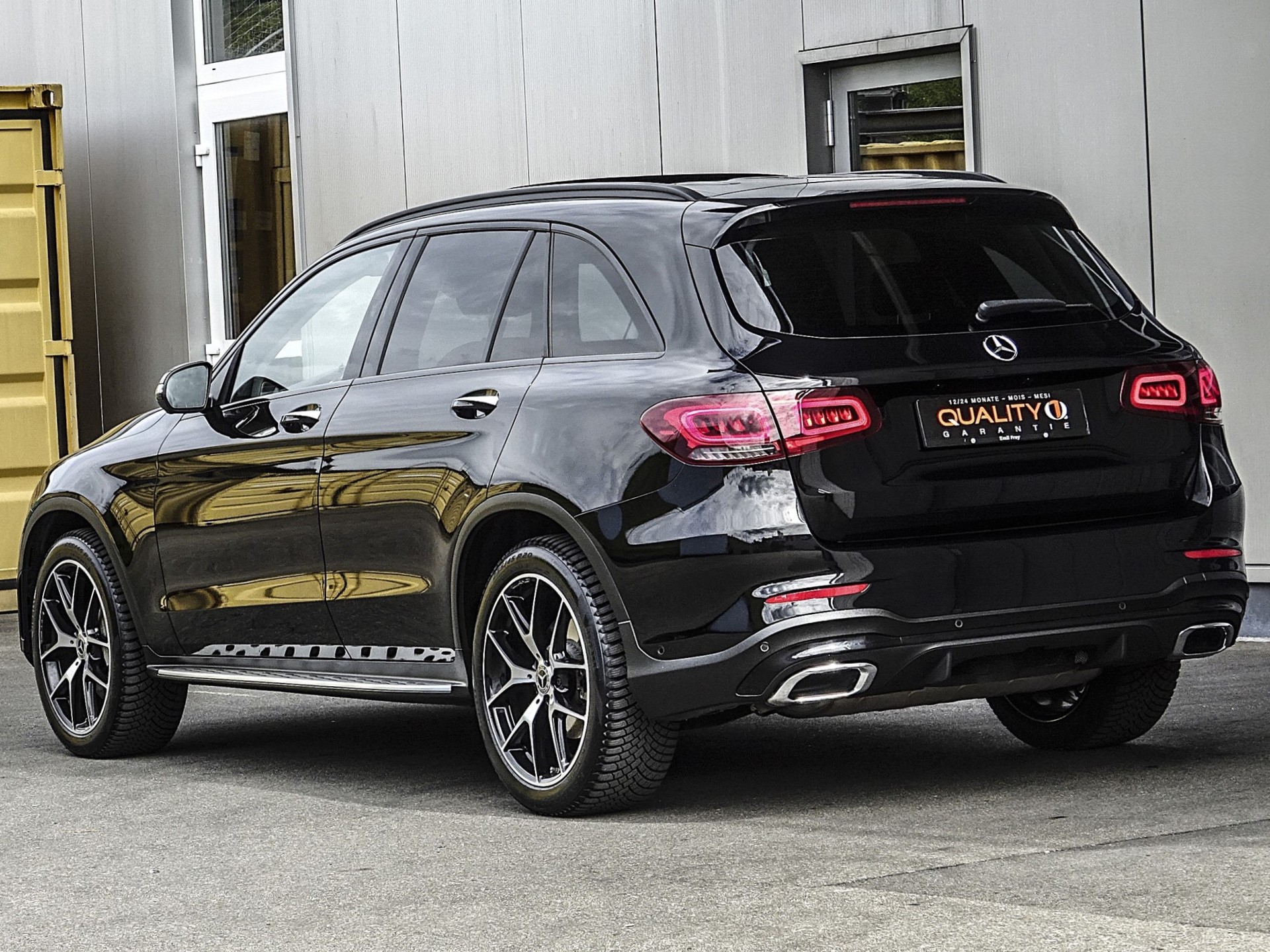 MERCEDES-BENZ GLC 300 AMG Line 4Matic 9G-Tronic // Luftfederung // Hinterachslenkung // AHK 2500Kg // 272PS...-image-4