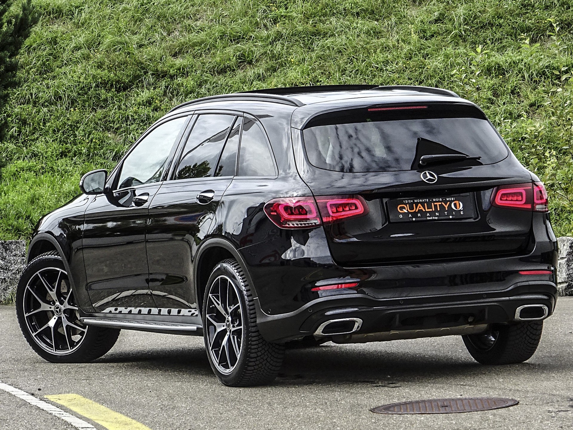 MERCEDES-BENZ GLC 300 AMG Line 4Matic 9G-Tronic // Luftfederung // Hinterachslenkung // AHK 2500Kg // 272PS...-image-6