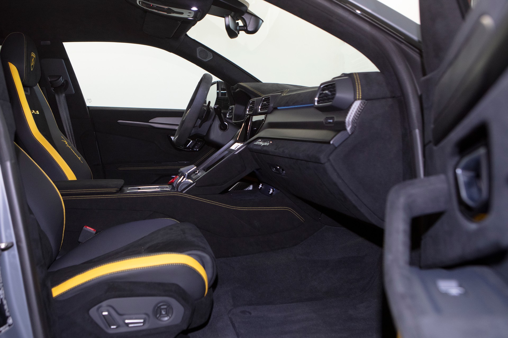 LAMBORGHINI Urus Performante-image-5