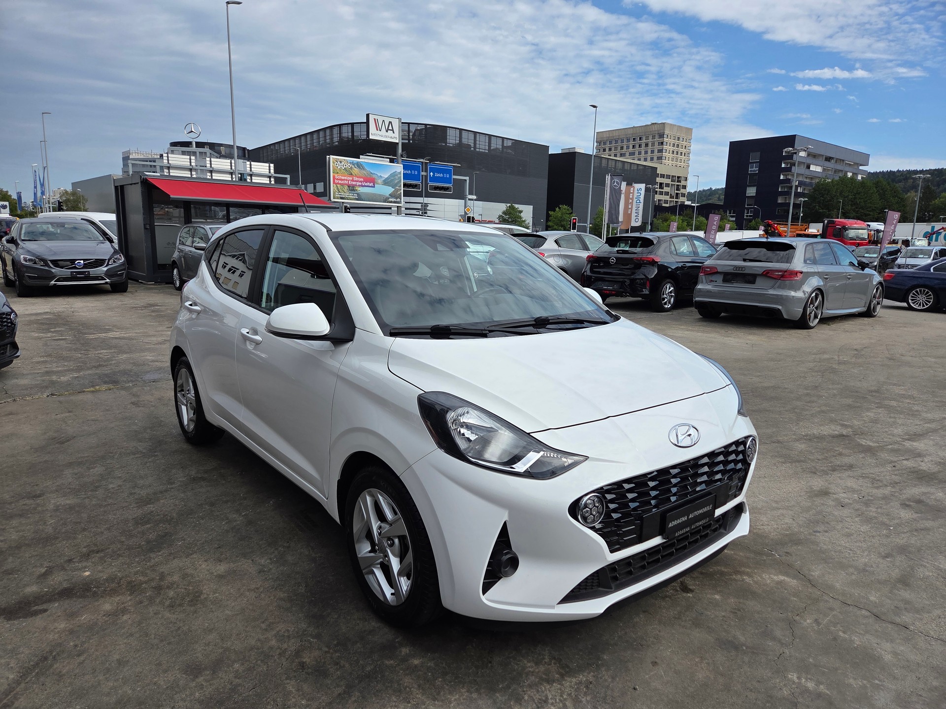 HYUNDAI i10 1.2 Amplia Automat-image-7