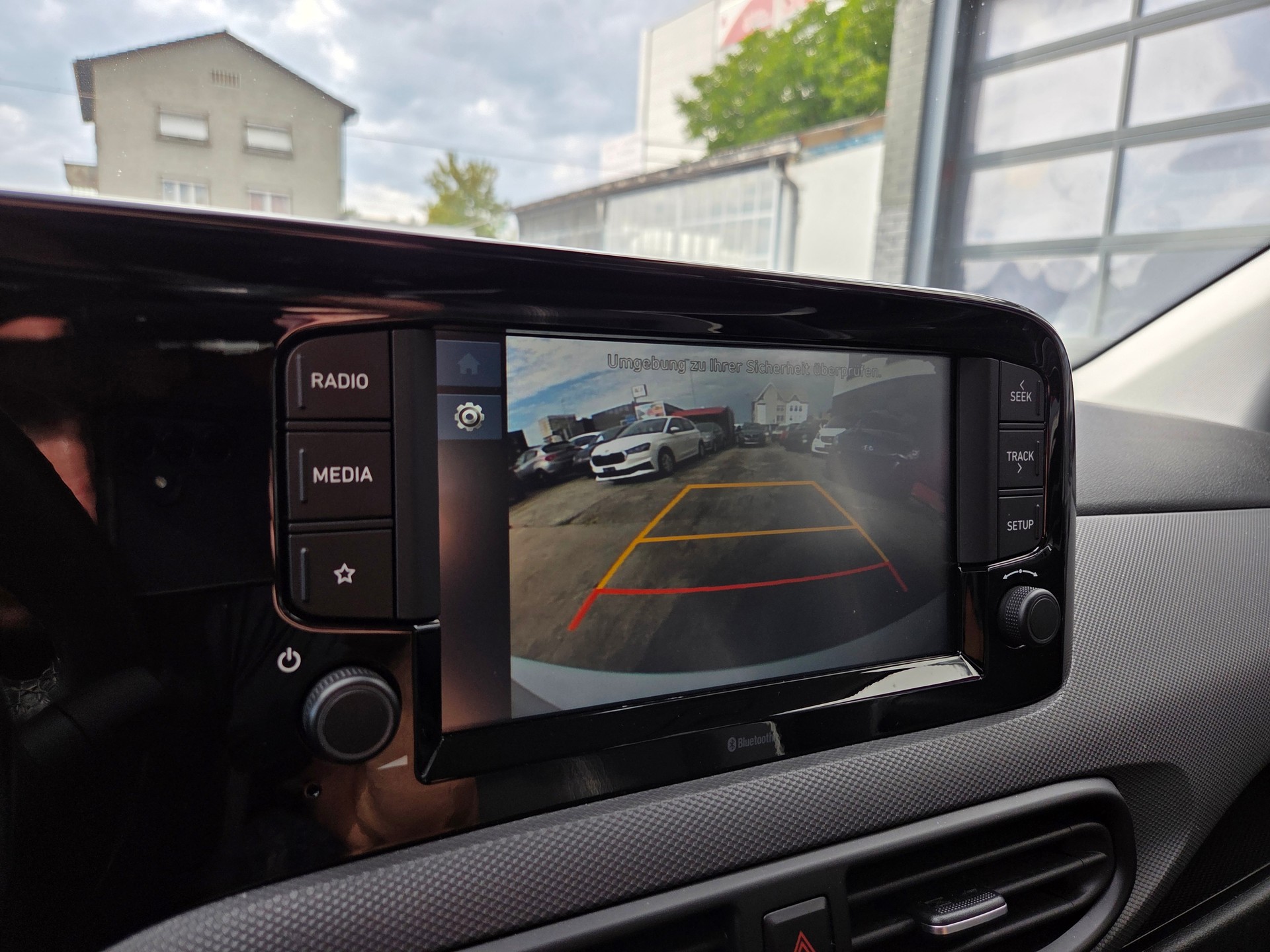 HYUNDAI i10 1.2 Amplia Automat-image-15