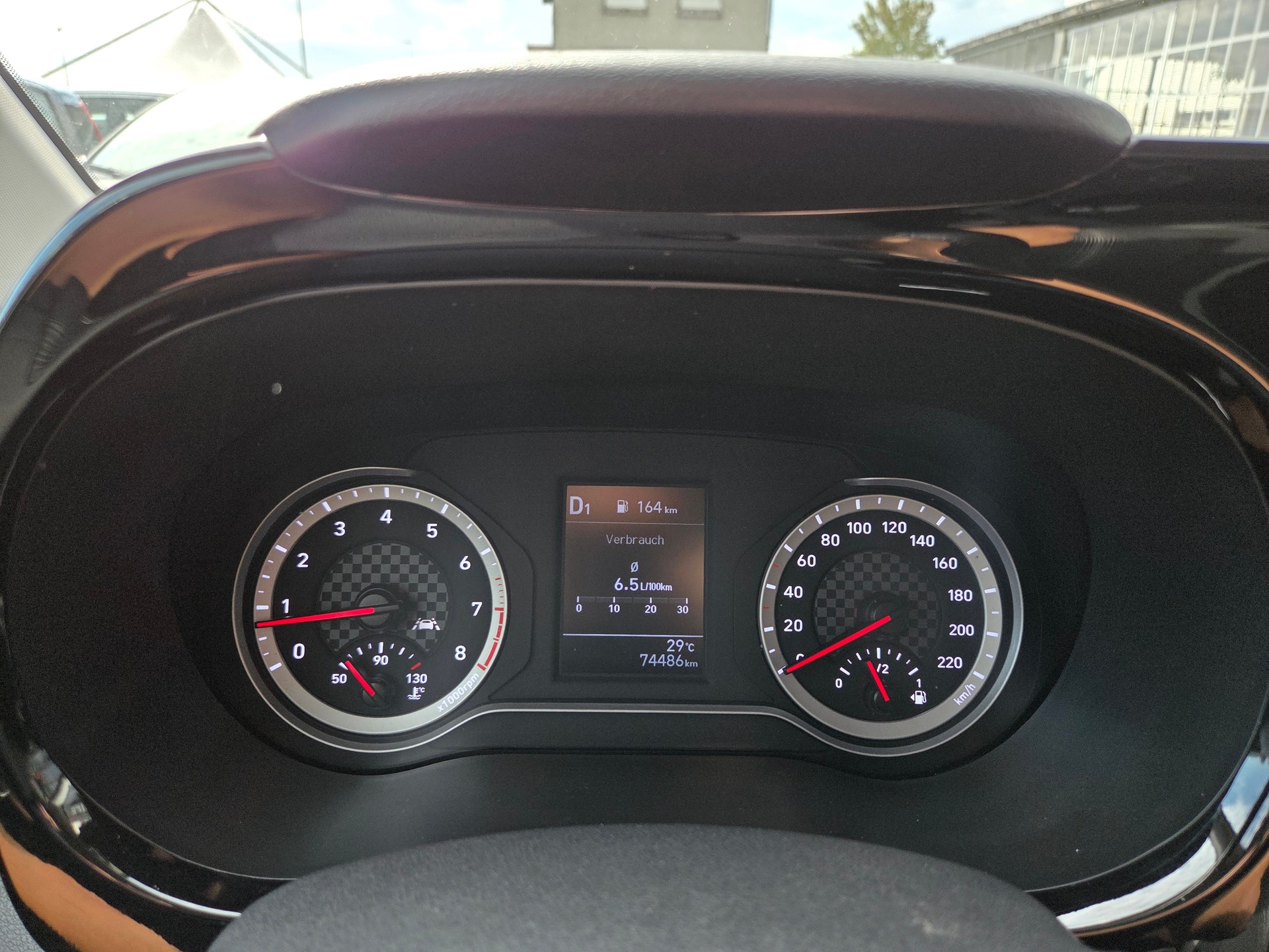 HYUNDAI i10 1.2 Amplia Automat-image-16