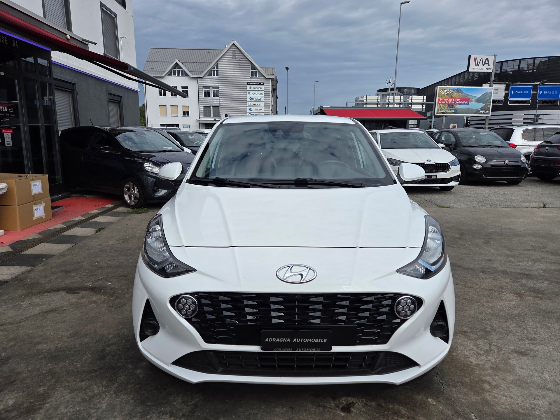 HYUNDAI i10 1.2 Amplia Automat-image-8