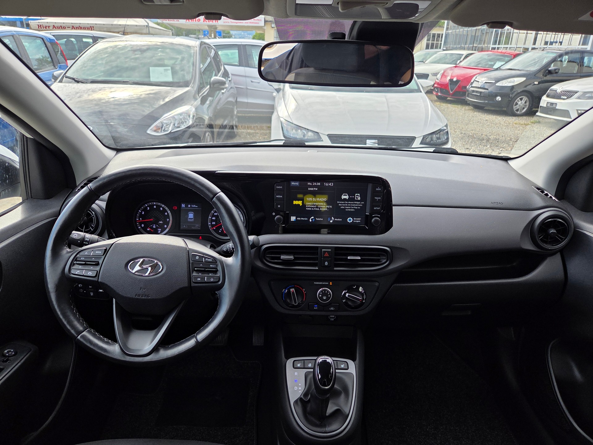 HYUNDAI i10 1.2 Amplia Automat-image-13