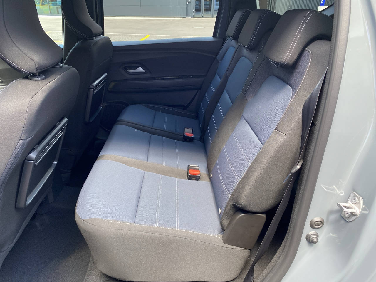 DACIA Jogger 1.8 Hybrid Journey Ersatzwagen-image-10