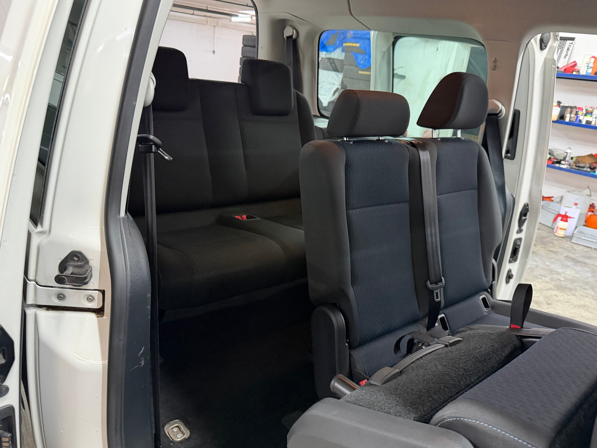 VW Caddy Maxi 2.0 TDI Family 4Motion-image-14