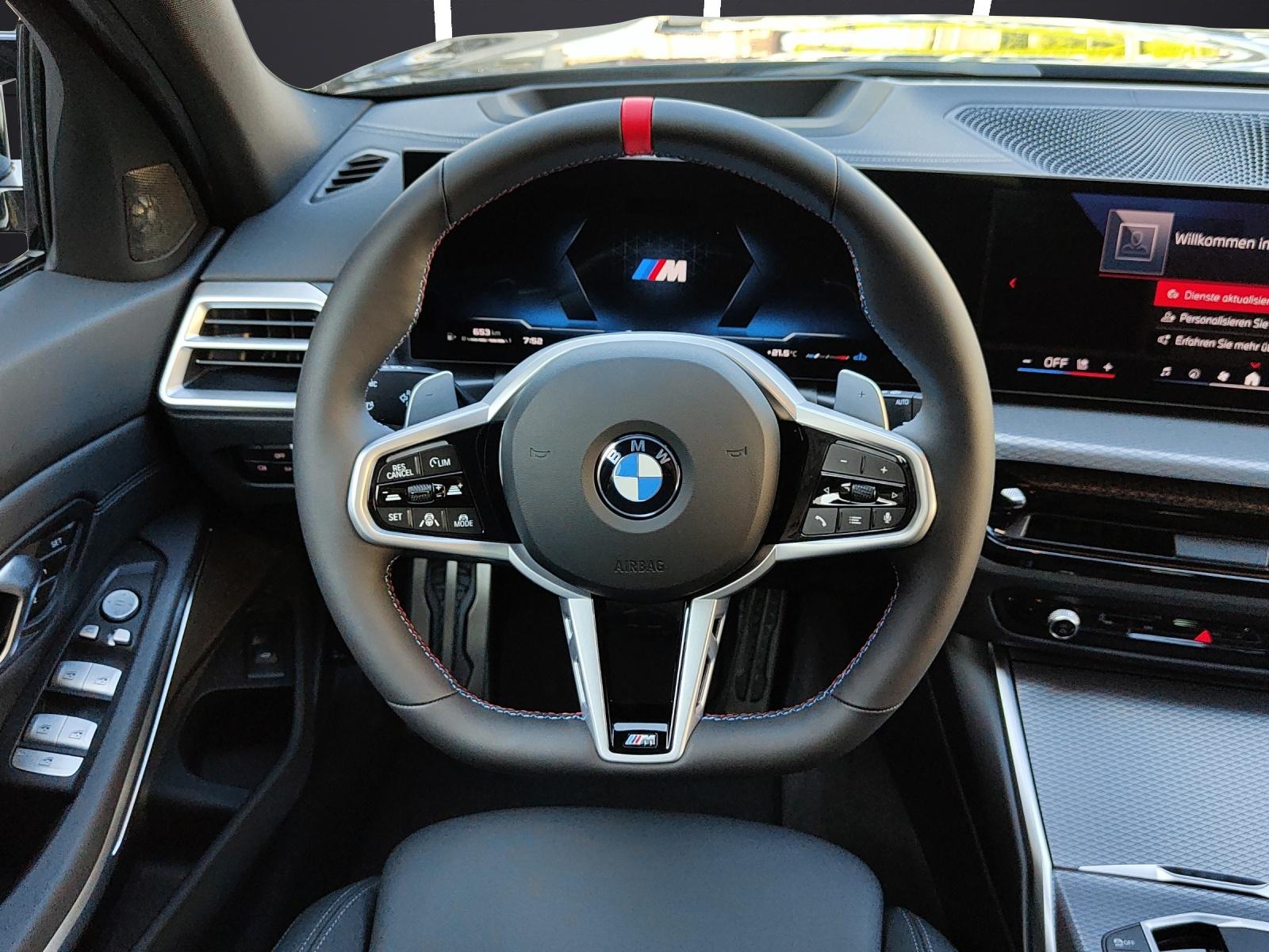 BMW M340i xDrive Touring-image-11