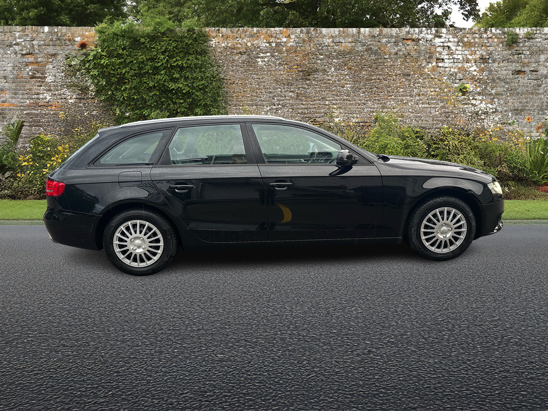 AUDI A4 Avant 2.0 TFSI multitronic-image-5