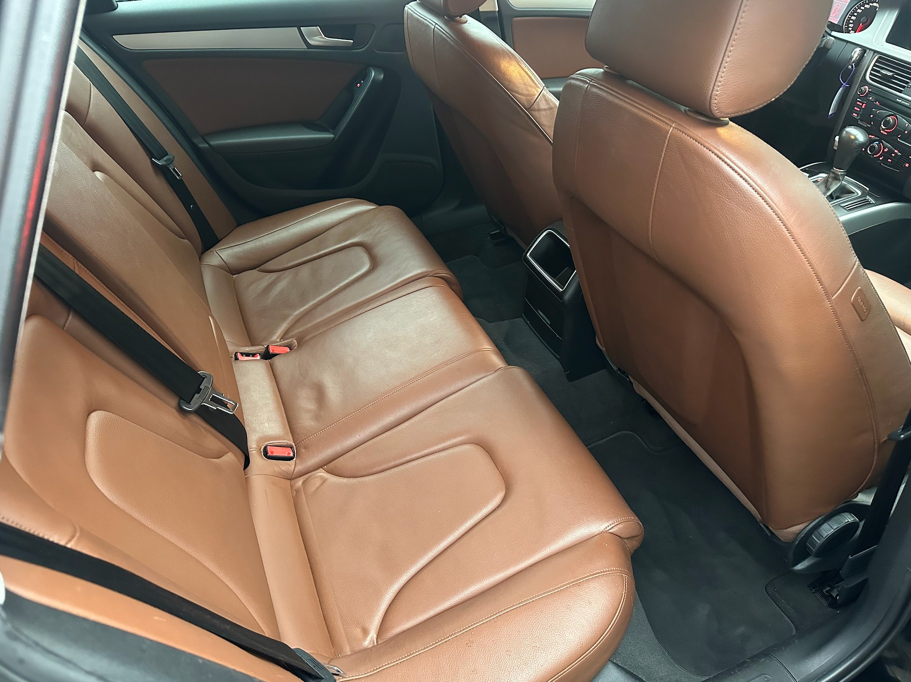 AUDI A4 Avant 2.0 TFSI multitronic-image-14