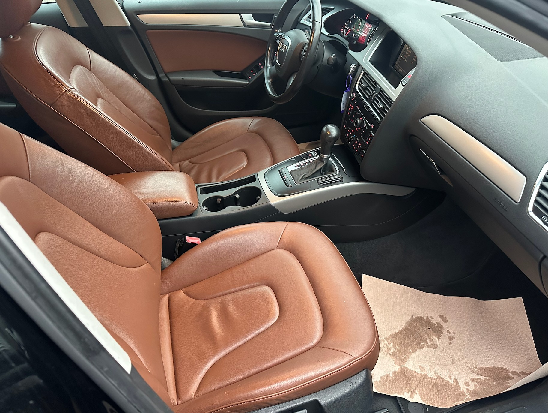 AUDI A4 Avant 2.0 TFSI multitronic-image-12