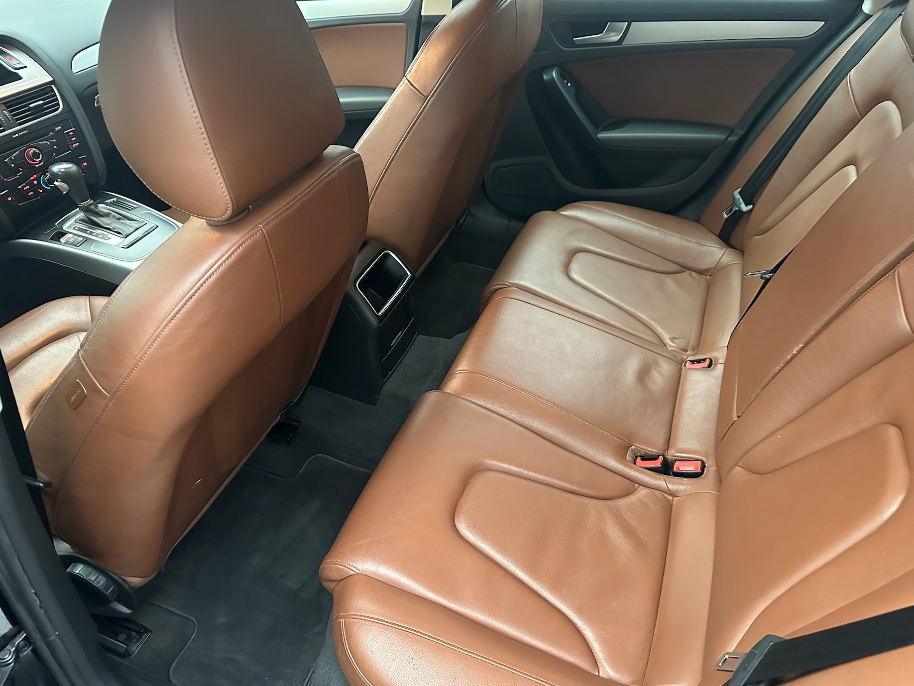 AUDI A4 Avant 2.0 TFSI multitronic-image-13